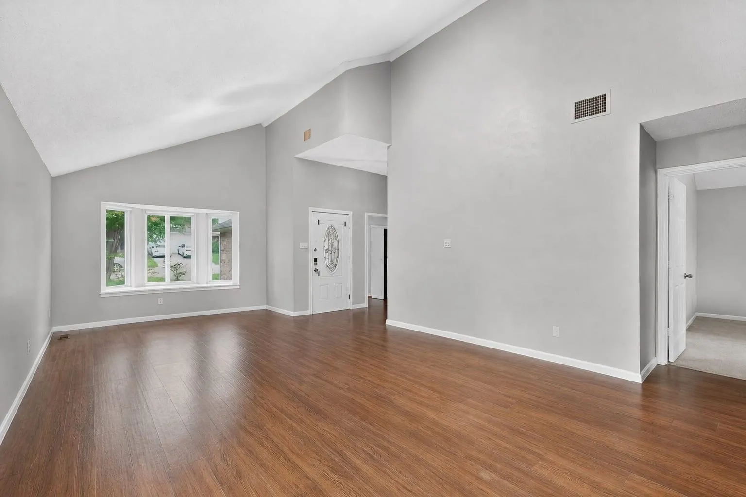 Single Family Residence For Sale in Dallas County , 5548 Village Green Drive, Mesquite, Texas 75150, 2 Bedroom, 2 Bathroom, 1 Garage spaces, 1,259 Sqft, built in 1983, mls#21374701, Real Estate Agent in Mesquite, Homes For Sale in Dallas county, Homes For Sale in Mesquite, Realtor in Mesquite Texas, Real Estate Brokerage Independent Realty Texas, Luminita Cordes Realtor