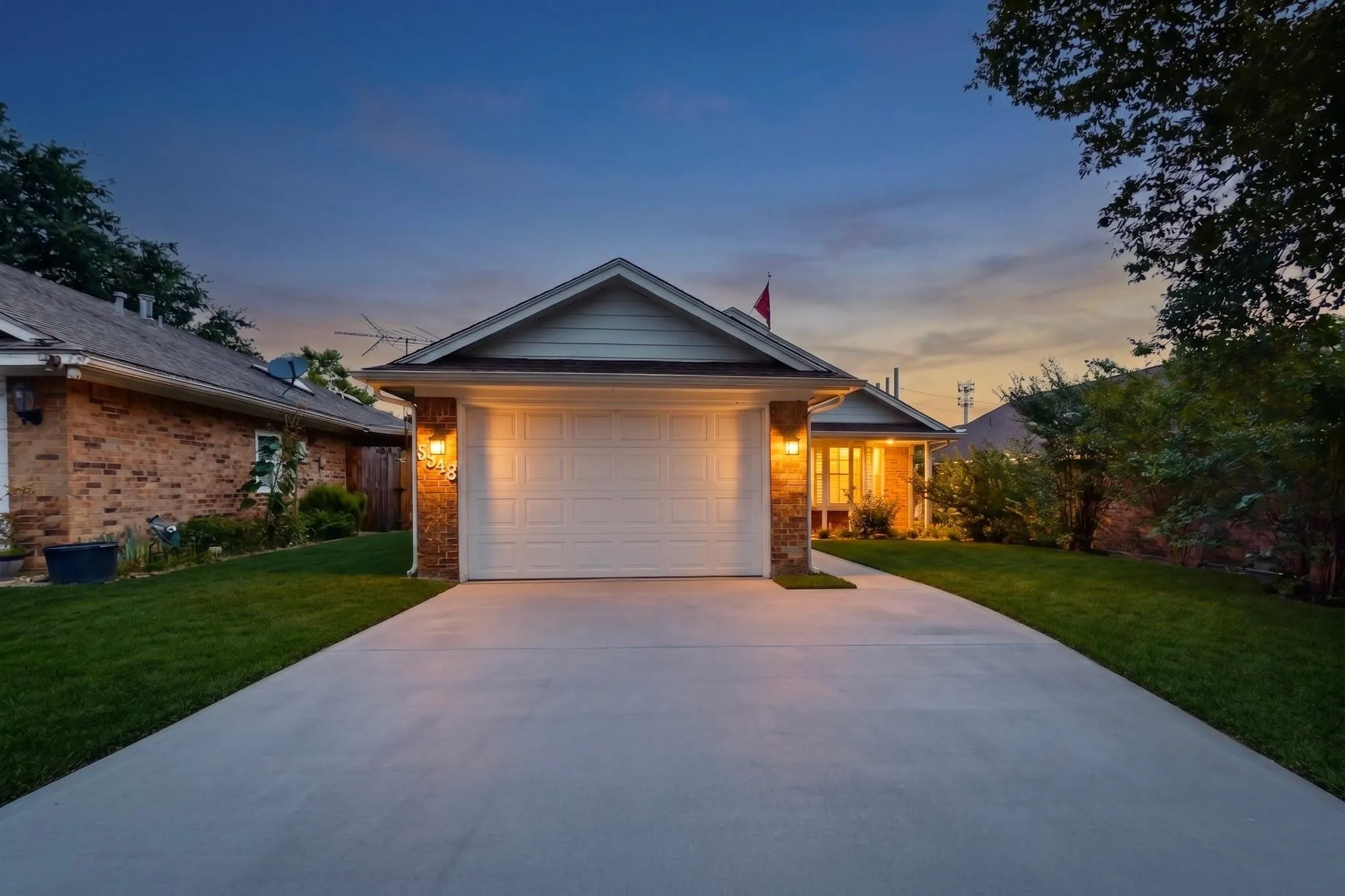 Single Family Residence For Sale in Dallas County , 5548 Village Green Drive, Mesquite, Texas 75150, 2 Bedroom, 2 Bathroom, 1 Garage spaces, 1,259 Sqft, built in 1983, mls#21374701, Real Estate Agent in Mesquite, Homes For Sale in Dallas county, Homes For Sale in Mesquite, Realtor in Mesquite Texas, Real Estate Brokerage Independent Realty Texas, Luminita Cordes Realtor