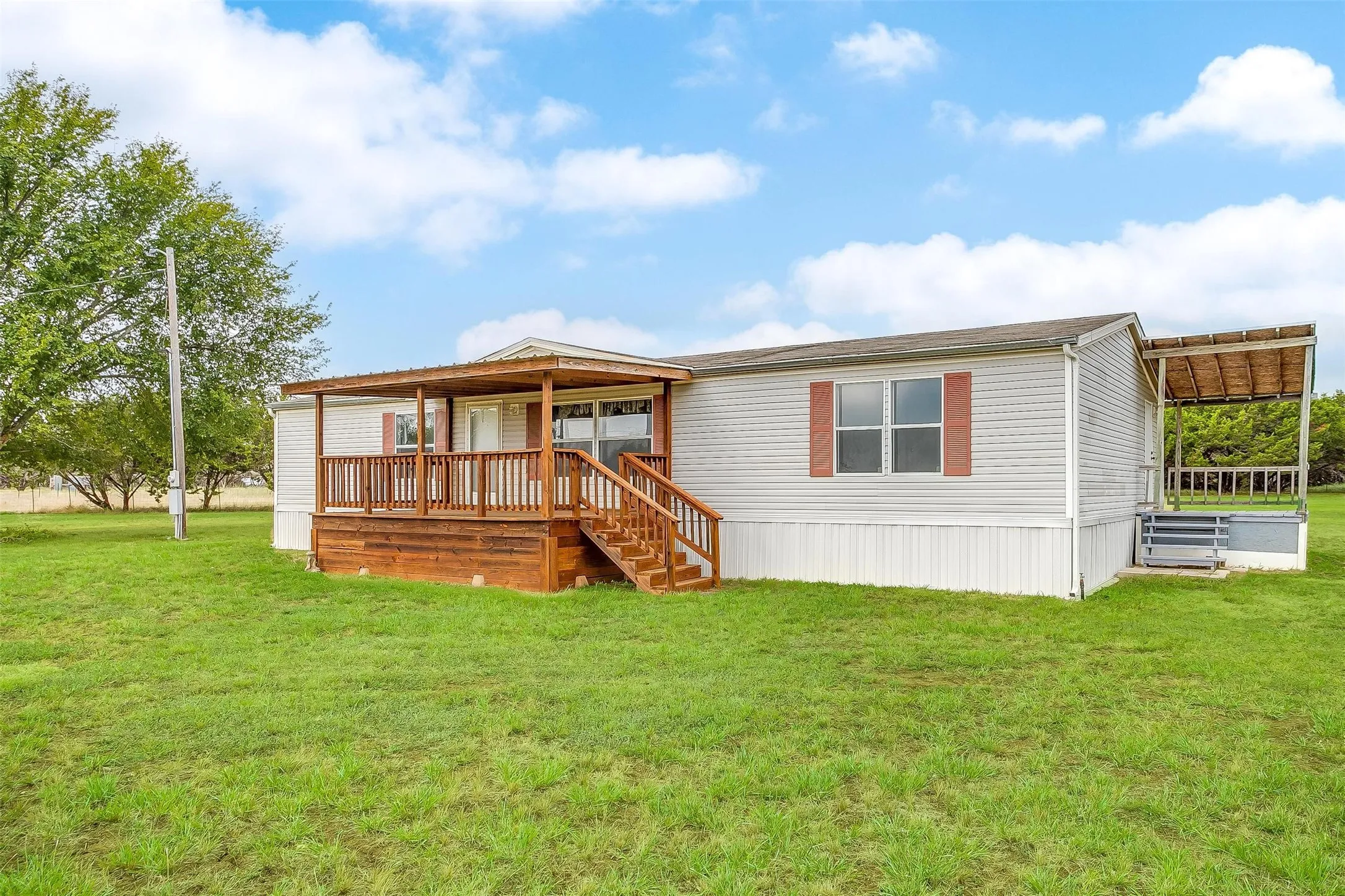 Improved Land For Sale in Johnson County , 9064 Summit Court E, Cleburne, Texas 76033, 0, 0, Garage spaces, 0 Sqft, built in 1998, mls#21374712, Real Estate Agent in Cleburne, Homes For Sale in Johnson county, Homes For Sale in Cleburne, Realtor in Cleburne Texas, Real Estate Brokerage Independent Realty Texas, Luminita Cordes Realtor