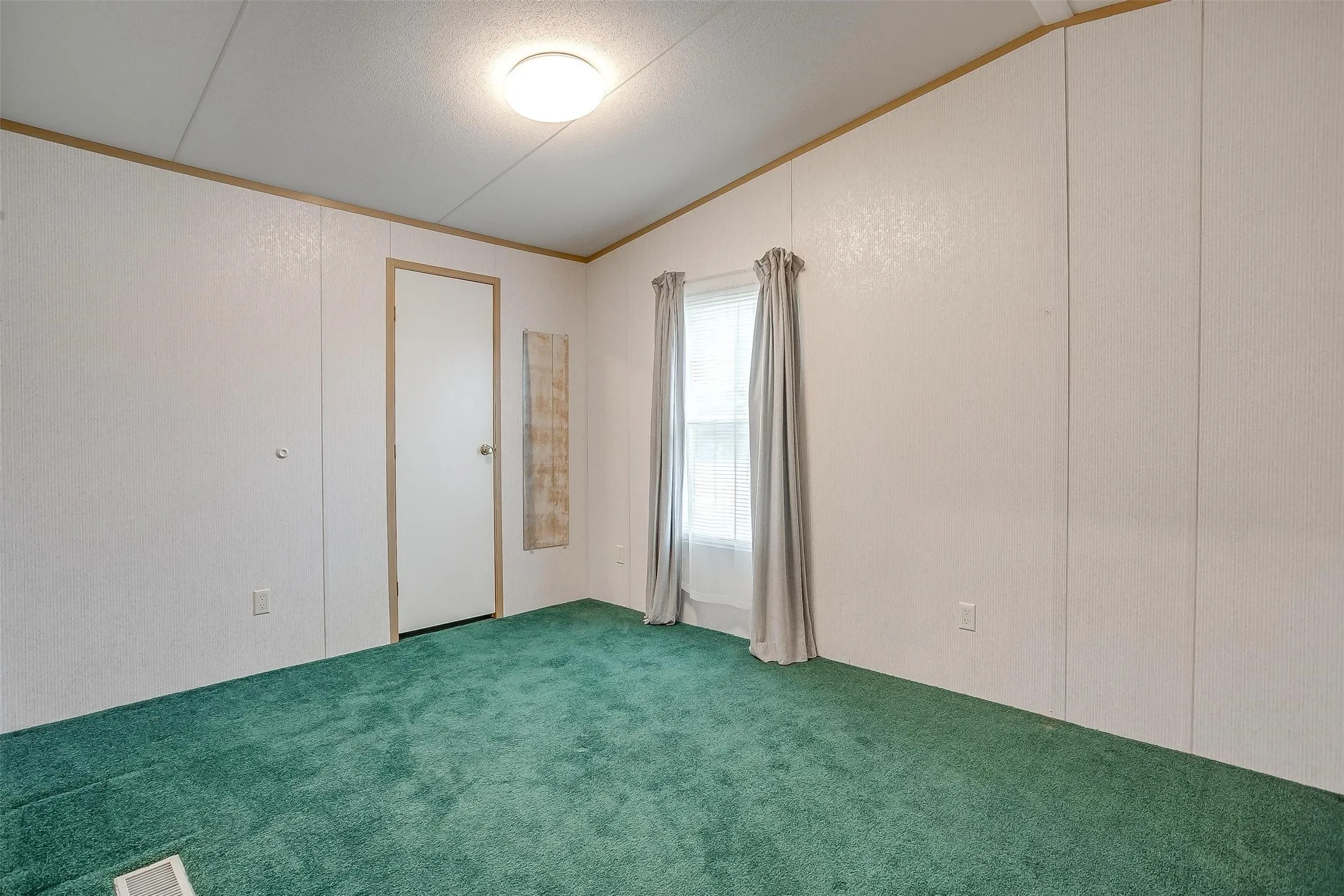 Improved Land For Sale in Johnson County , 9064 Summit Court E, Cleburne, Texas 76033, 0, 0, Garage spaces, 0 Sqft, built in 1998, mls#21374712, Real Estate Agent in Cleburne, Homes For Sale in Johnson county, Homes For Sale in Cleburne, Realtor in Cleburne Texas, Real Estate Brokerage Independent Realty Texas, Luminita Cordes Realtor
