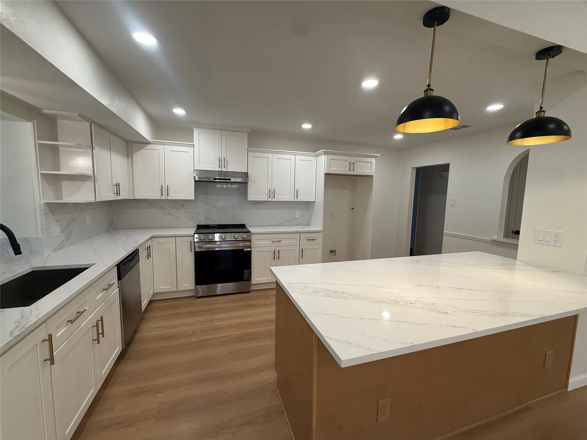 Single Family Residence For Rent in Collin County , 3509 Wildwood Circle, Plano, Texas 75074, 3 Bedroom, 2 Bathroom, 2 Garage spaces, 1,812 Sqft, built in 1976, mls#21374699, Real Estate Agent in Plano, Homes For Rent in Collin county, Homes For Rent in Plano, Realtor in Plano Texas, Real Estate Brokerage Independent Realty Texas, Luminita Cordes Realtor
