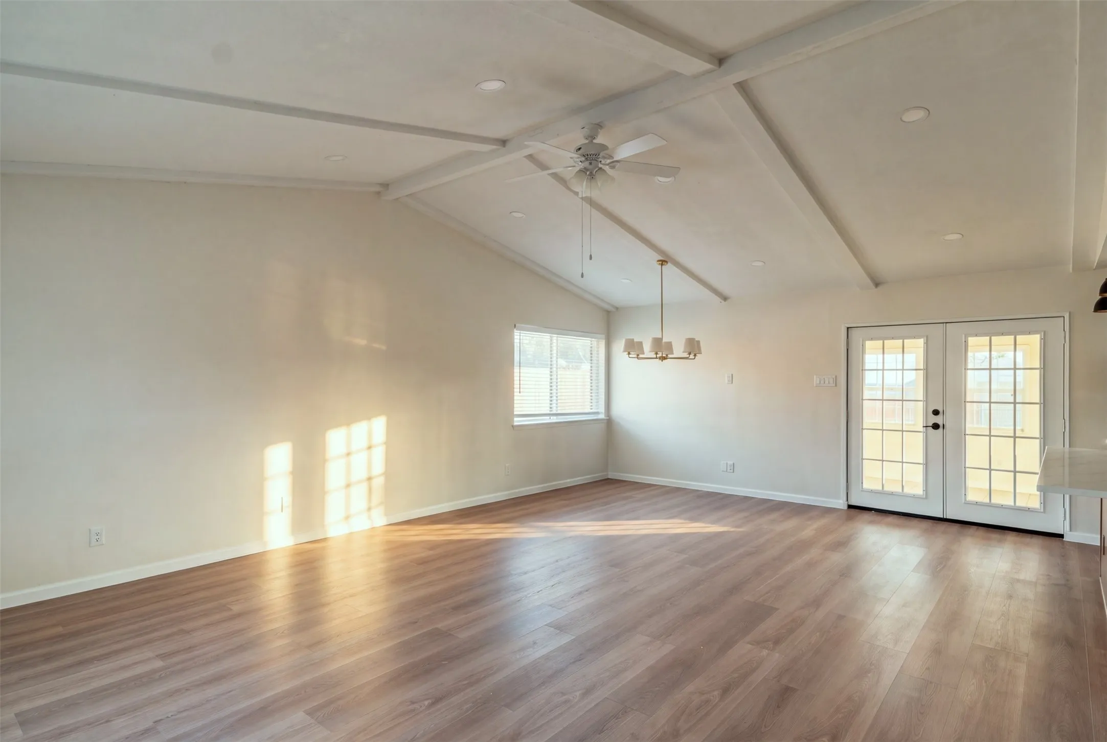 Single Family Residence For Rent in Collin County , 3509 Wildwood Circle, Plano, Texas 75074, 3 Bedroom, 2 Bathroom, 2 Garage spaces, 1,812 Sqft, built in 1976, mls#21374699, Real Estate Agent in Plano, Homes For Rent in Collin county, Homes For Rent in Plano, Realtor in Plano Texas, Real Estate Brokerage Independent Realty Texas, Luminita Cordes Realtor