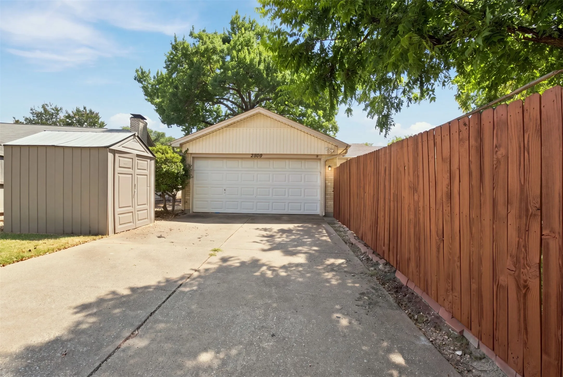 Single Family Residence For Rent in Collin County , 3509 Wildwood Circle, Plano, Texas 75074, 3 Bedroom, 2 Bathroom, 2 Garage spaces, 1,812 Sqft, built in 1976, mls#21374699, Real Estate Agent in Plano, Homes For Rent in Collin county, Homes For Rent in Plano, Realtor in Plano Texas, Real Estate Brokerage Independent Realty Texas, Luminita Cordes Realtor