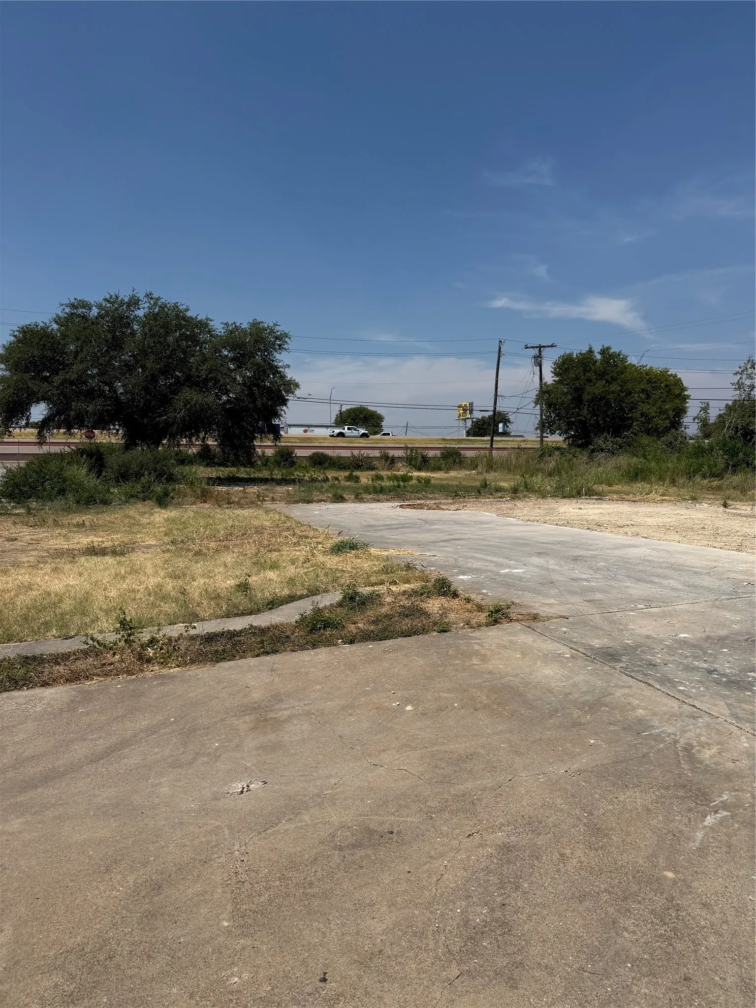 Unimproved Land For Sale in Dallas County , 862 S Interstate 35, Lancaster, Texas 75146, 0, 0, Garage spaces, 0 Sqft, built in 0, mls#21370466, Real Estate Agent in Lancaster, Homes For Sale in Dallas county, Homes For Sale in Lancaster, Realtor in Lancaster Texas, Real Estate Brokerage Independent Realty Texas, Luminita Cordes Realtor