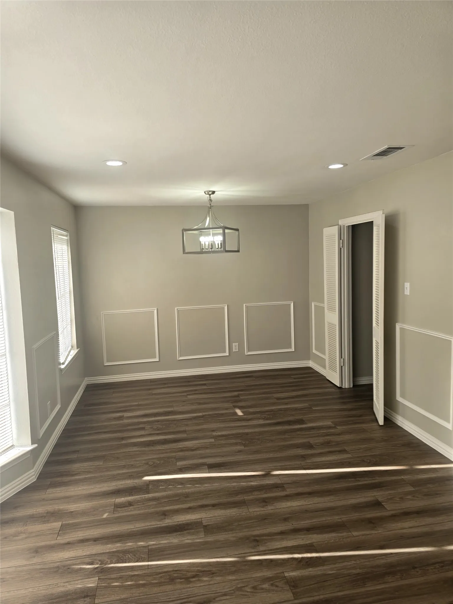 Single Family Residence For Rent in Dallas County , 1306 Holt Avenue, De Soto, Texas 75115, 3 Bedroom, 2 Bathroom, 2 Garage spaces, 1,422 Sqft, built in 1966, mls#21362943, Real Estate Agent in De Soto, Homes For Rent in Dallas county, Homes For Rent in De Soto, Realtor in De Soto Texas, Real Estate Brokerage Independent Realty Texas, Luminita Cordes Realtor