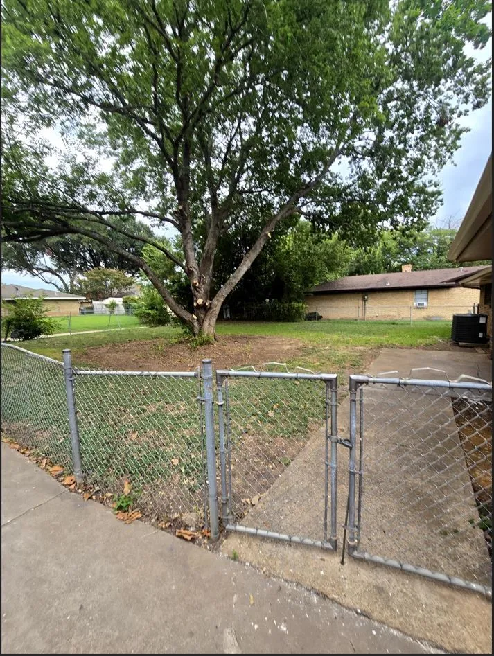Single Family Residence For Rent in Dallas County , 1306 Holt Avenue, De Soto, Texas 75115, 3 Bedroom, 2 Bathroom, 2 Garage spaces, 1,422 Sqft, built in 1966, mls#21362943, Real Estate Agent in De Soto, Homes For Rent in Dallas county, Homes For Rent in De Soto, Realtor in De Soto Texas, Real Estate Brokerage Independent Realty Texas, Luminita Cordes Realtor