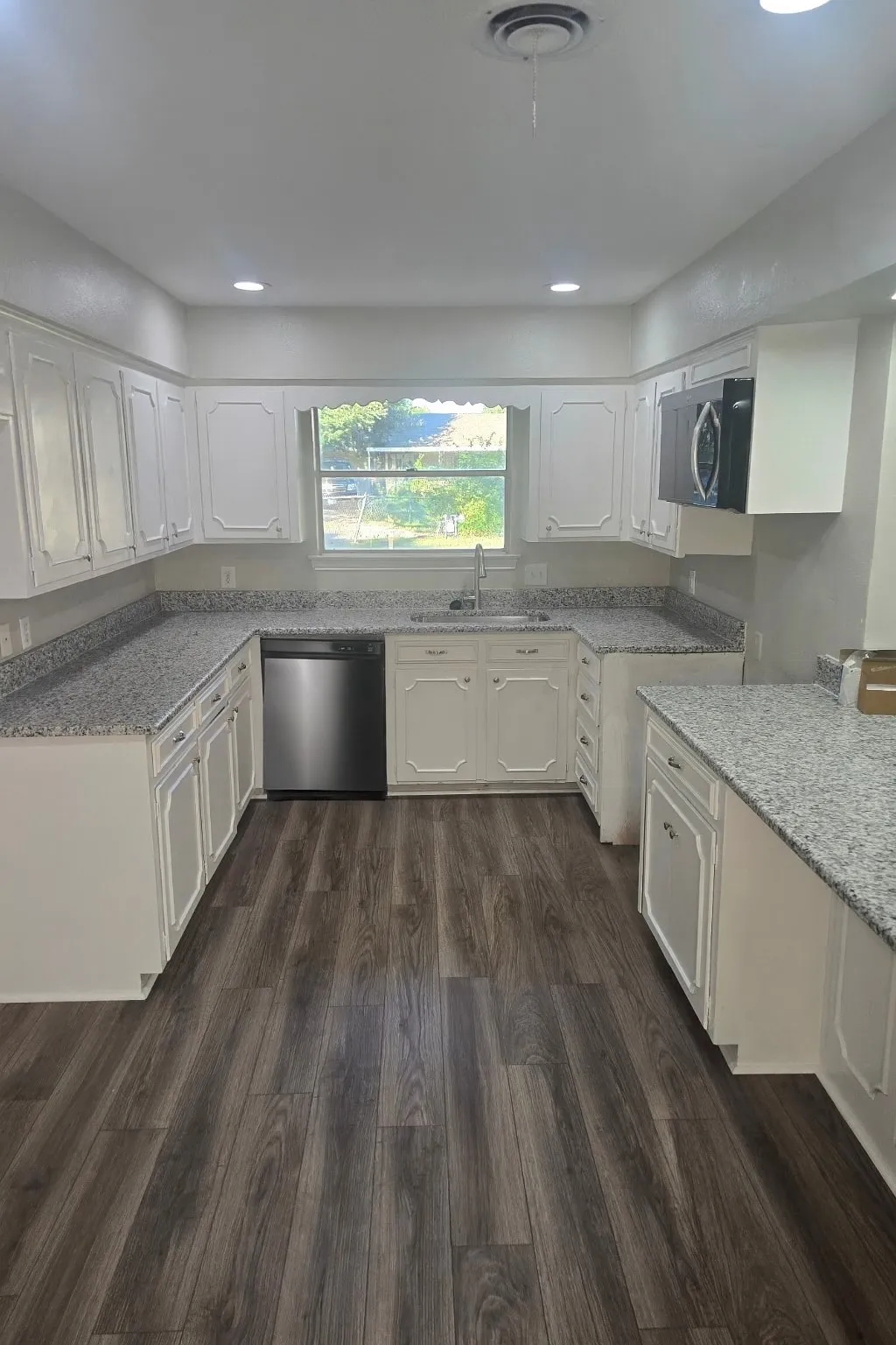 Single Family Residence For Rent in Dallas County , 1306 Holt Avenue, De Soto, Texas 75115, 3 Bedroom, 2 Bathroom, 2 Garage spaces, 1,422 Sqft, built in 1966, mls#21362943, Real Estate Agent in De Soto, Homes For Rent in Dallas county, Homes For Rent in De Soto, Realtor in De Soto Texas, Real Estate Brokerage Independent Realty Texas, Luminita Cordes Realtor