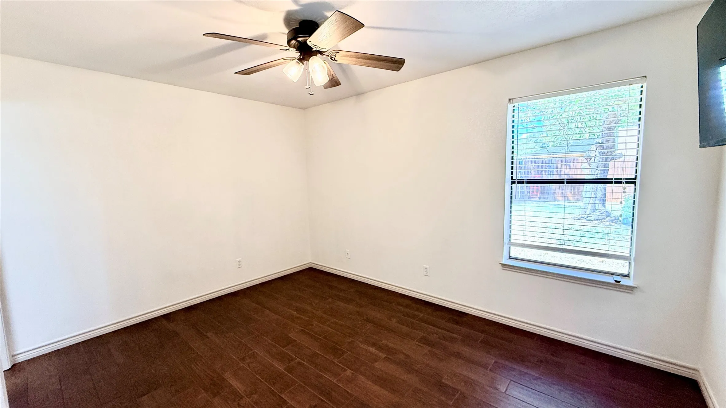 Single Family Residence For Sale in Young County , 1402 Preston Trail Court, Graham, Texas 76450, 3 Bedroom, 2 Bathroom, 2 Garage spaces, 1,361 Sqft, built in 1984, mls#21372459, Real Estate Agent in Graham, Homes For Sale in Young county, Homes For Sale in Graham, Realtor in Graham Texas, Real Estate Brokerage Independent Realty Texas, Luminita Cordes Realtor