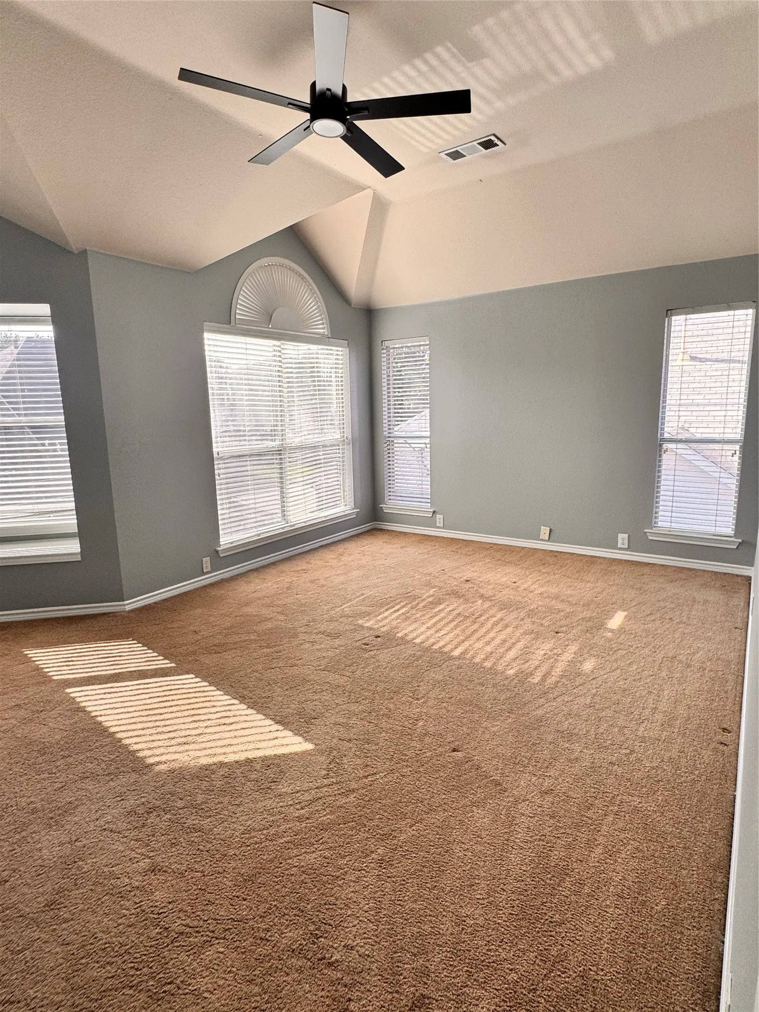 Single Family Residence For Rent in Collin County , 7585 Ravenhill Drive, Frisco, Texas 75035, 4 Bedroom, 3 Bathroom, 2 Garage spaces, 2,985 Sqft, built in 2003, mls#21374721, Real Estate Agent in Frisco, Homes For Rent in Collin county, Homes For Rent in Frisco, Realtor in Frisco Texas, Real Estate Brokerage Independent Realty Texas, Luminita Cordes Realtor