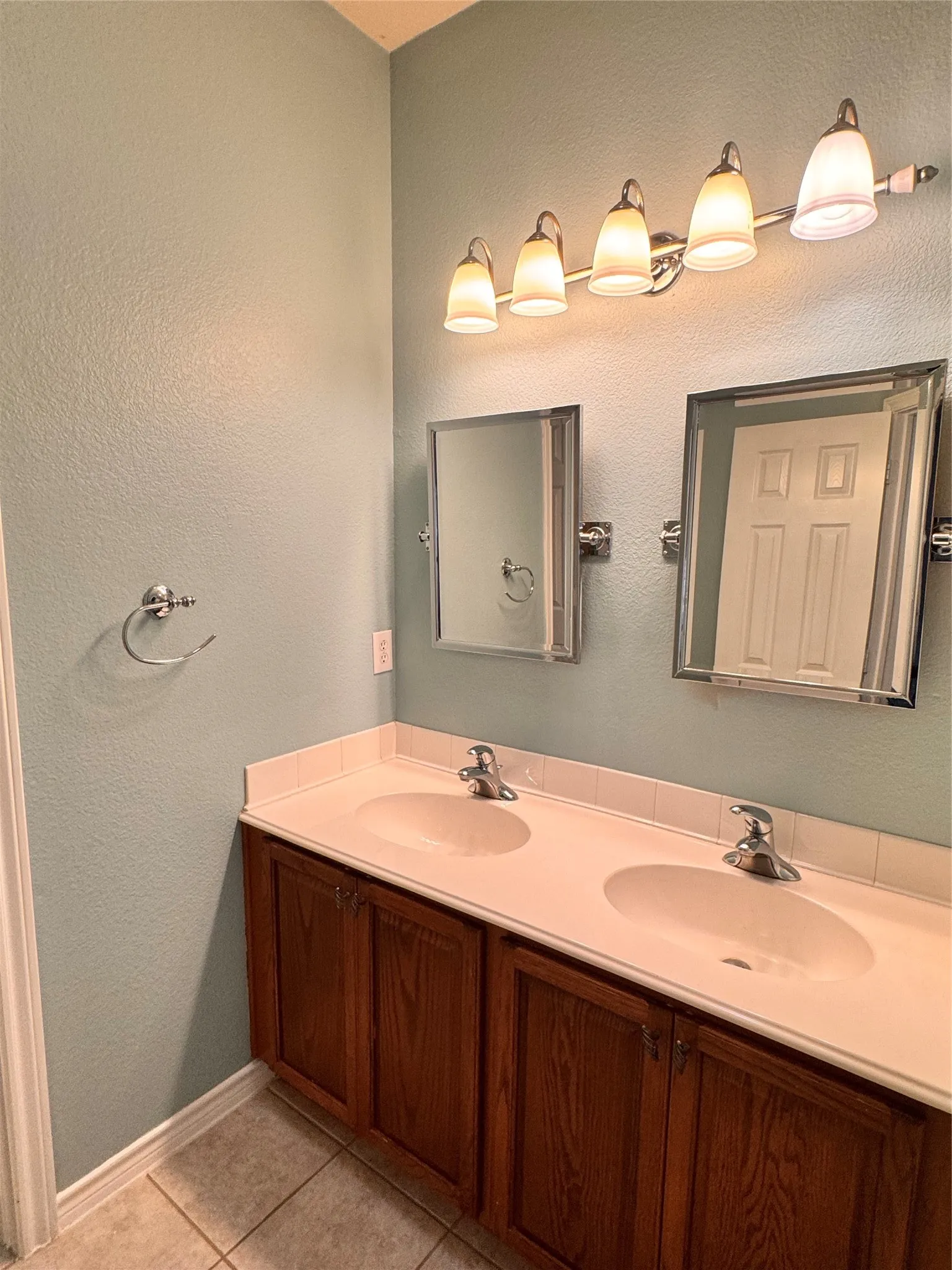 Single Family Residence For Rent in Collin County , 7585 Ravenhill Drive, Frisco, Texas 75035, 4 Bedroom, 3 Bathroom, 2 Garage spaces, 2,985 Sqft, built in 2003, mls#21374721, Real Estate Agent in Frisco, Homes For Rent in Collin county, Homes For Rent in Frisco, Realtor in Frisco Texas, Real Estate Brokerage Independent Realty Texas, Luminita Cordes Realtor