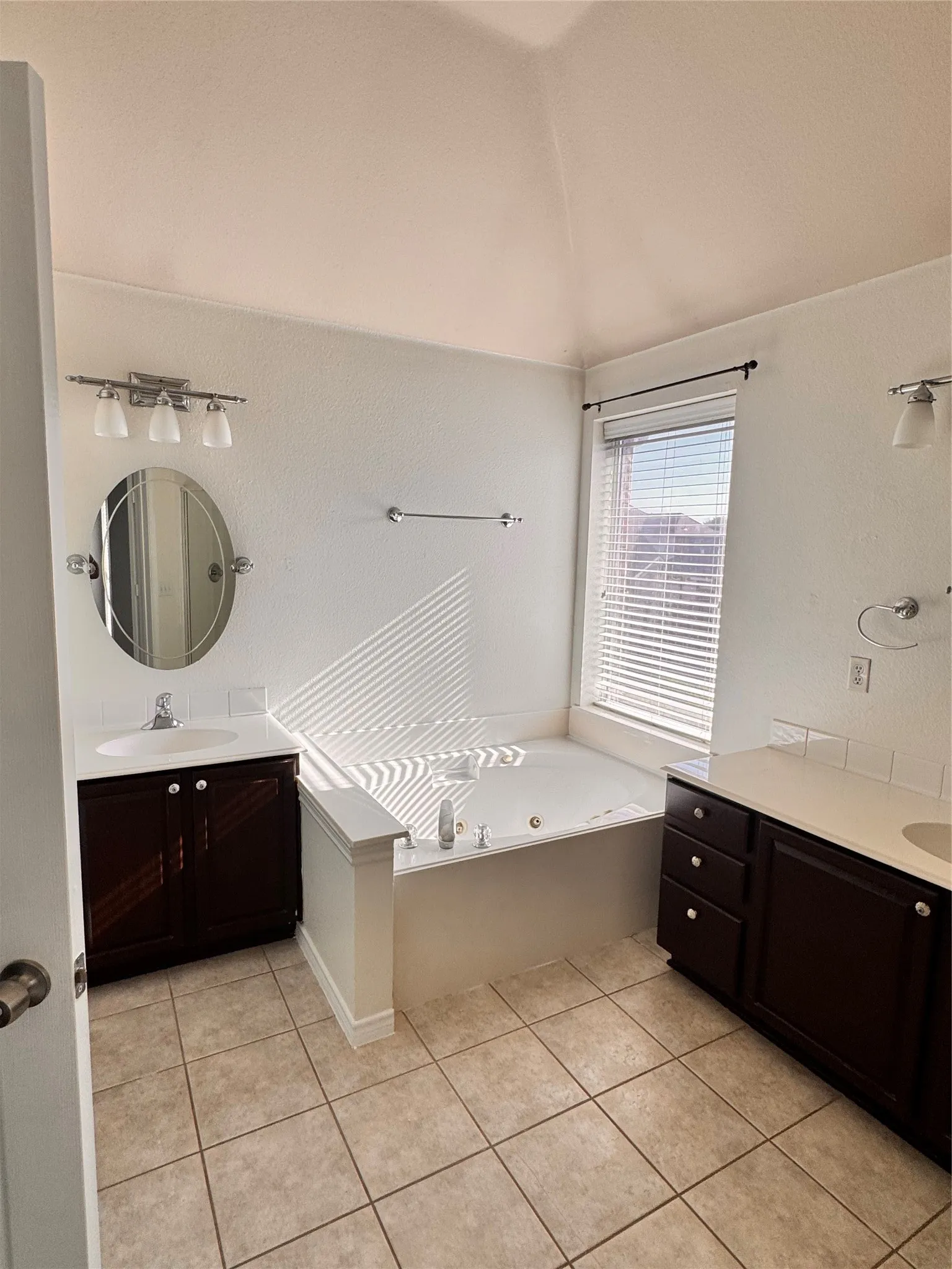 Single Family Residence For Rent in Collin County , 7585 Ravenhill Drive, Frisco, Texas 75035, 4 Bedroom, 3 Bathroom, 2 Garage spaces, 2,985 Sqft, built in 2003, mls#21374721, Real Estate Agent in Frisco, Homes For Rent in Collin county, Homes For Rent in Frisco, Realtor in Frisco Texas, Real Estate Brokerage Independent Realty Texas, Luminita Cordes Realtor