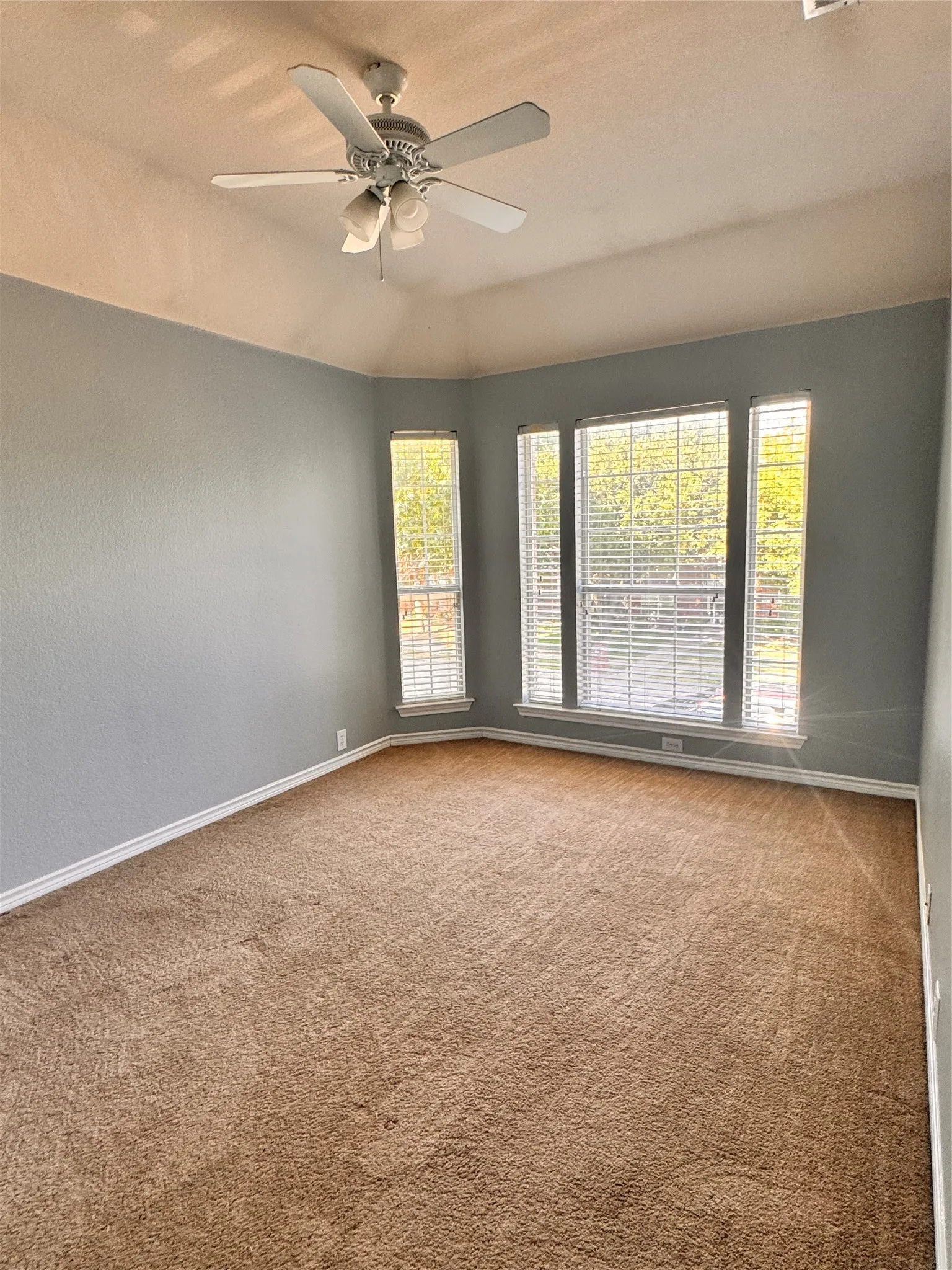 Single Family Residence For Rent in Collin County , 7585 Ravenhill Drive, Frisco, Texas 75035, 4 Bedroom, 3 Bathroom, 2 Garage spaces, 2,985 Sqft, built in 2003, mls#21374721, Real Estate Agent in Frisco, Homes For Rent in Collin county, Homes For Rent in Frisco, Realtor in Frisco Texas, Real Estate Brokerage Independent Realty Texas, Luminita Cordes Realtor