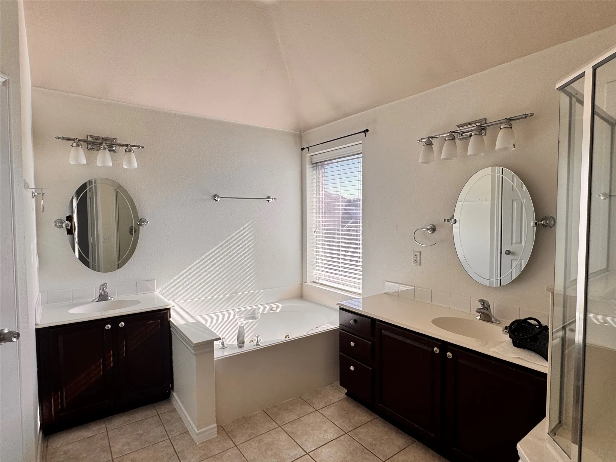 Single Family Residence For Rent in Collin County , 7585 Ravenhill Drive, Frisco, Texas 75035, 4 Bedroom, 3 Bathroom, 2 Garage spaces, 2,985 Sqft, built in 2003, mls#21374721, Real Estate Agent in Frisco, Homes For Rent in Collin county, Homes For Rent in Frisco, Realtor in Frisco Texas, Real Estate Brokerage Independent Realty Texas, Luminita Cordes Realtor