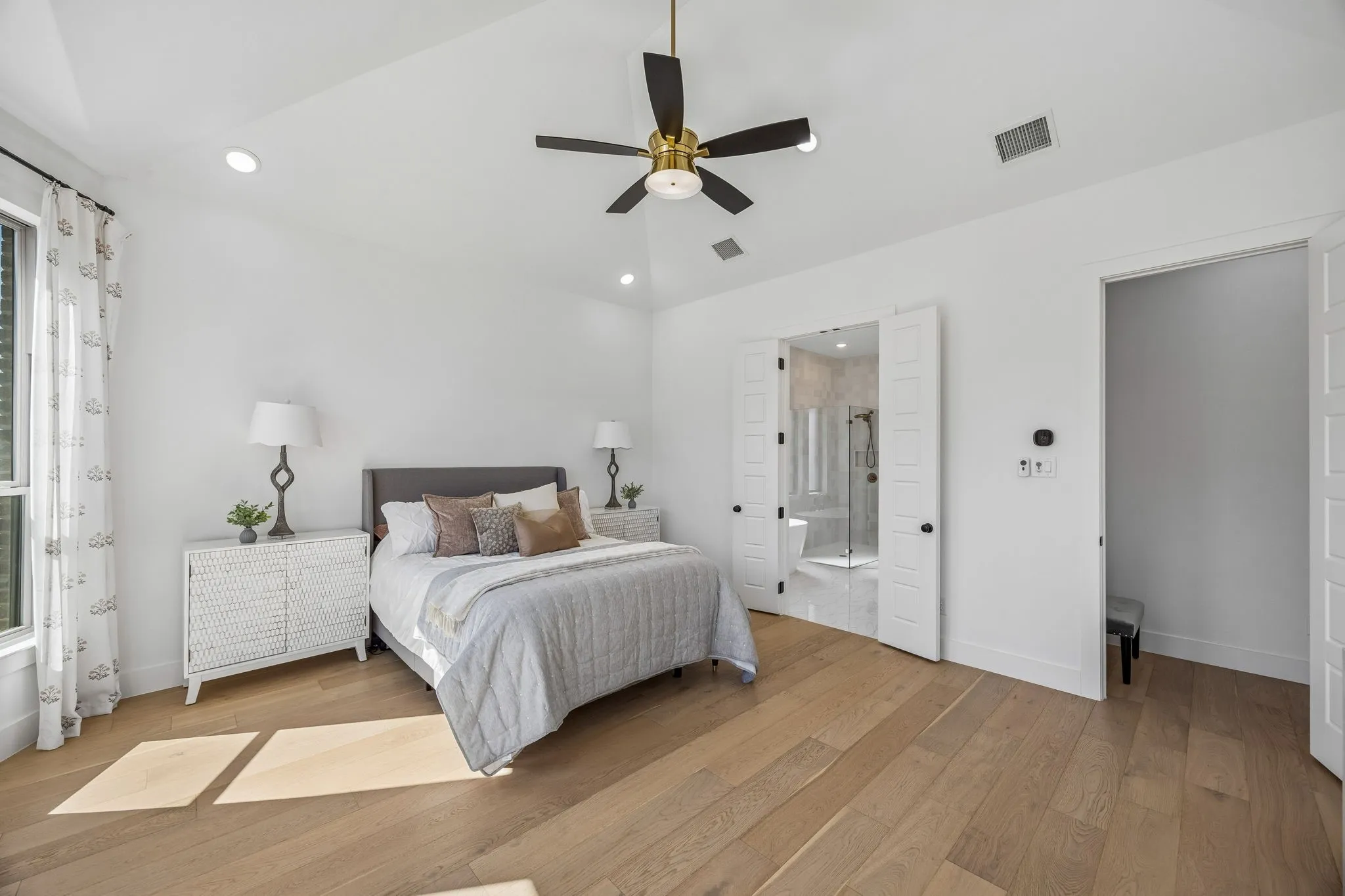 Single Family Residence For Sale in Collin County , 3140 Barclay Lane, Prosper, Texas 75078, 4 Bedroom, 5 Bathroom, 3 Garage spaces, 3,634 Sqft, built in 2024, mls#21374564, Real Estate Agent in Prosper, Homes For Sale in Collin county, Homes For Sale in Prosper, Realtor in Prosper Texas, Real Estate Brokerage Independent Realty Texas, Luminita Cordes Realtor
