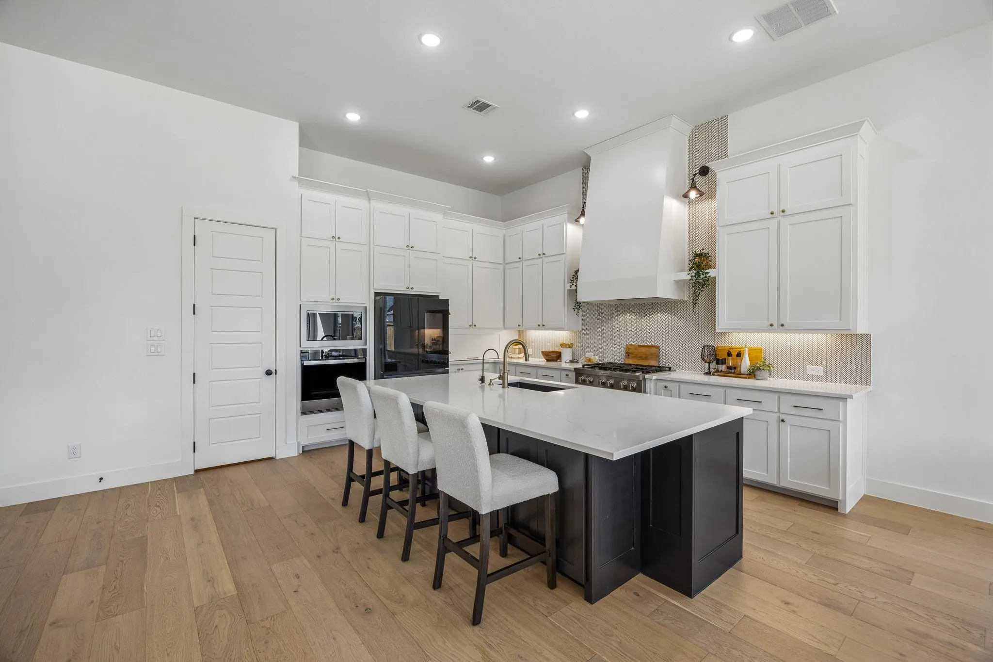 Single Family Residence For Sale in Collin County , 3140 Barclay Lane, Prosper, Texas 75078, 4 Bedroom, 5 Bathroom, 3 Garage spaces, 3,634 Sqft, built in 2024, mls#21374564, Real Estate Agent in Prosper, Homes For Sale in Collin county, Homes For Sale in Prosper, Realtor in Prosper Texas, Real Estate Brokerage Independent Realty Texas, Luminita Cordes Realtor