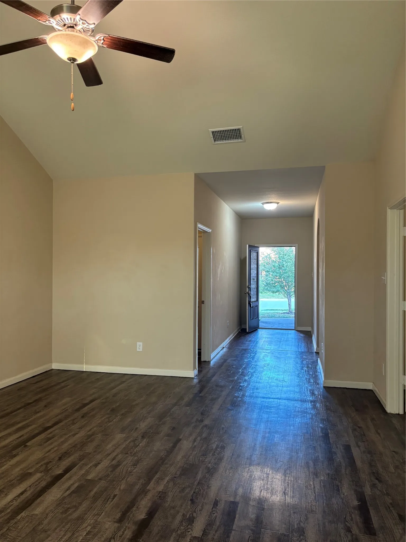 Single Family Residence For Rent in Collin County , 1540 Park Trails, Princeton, Texas 75407, 4 Bedroom, 2 Bathroom, 2 Garage spaces, 1,658 Sqft, built in 2019, mls#21374729, Real Estate Agent in Princeton, Homes For Rent in Collin county, Homes For Rent in Princeton, Realtor in Princeton Texas, Real Estate Brokerage Independent Realty Texas, Luminita Cordes Realtor
