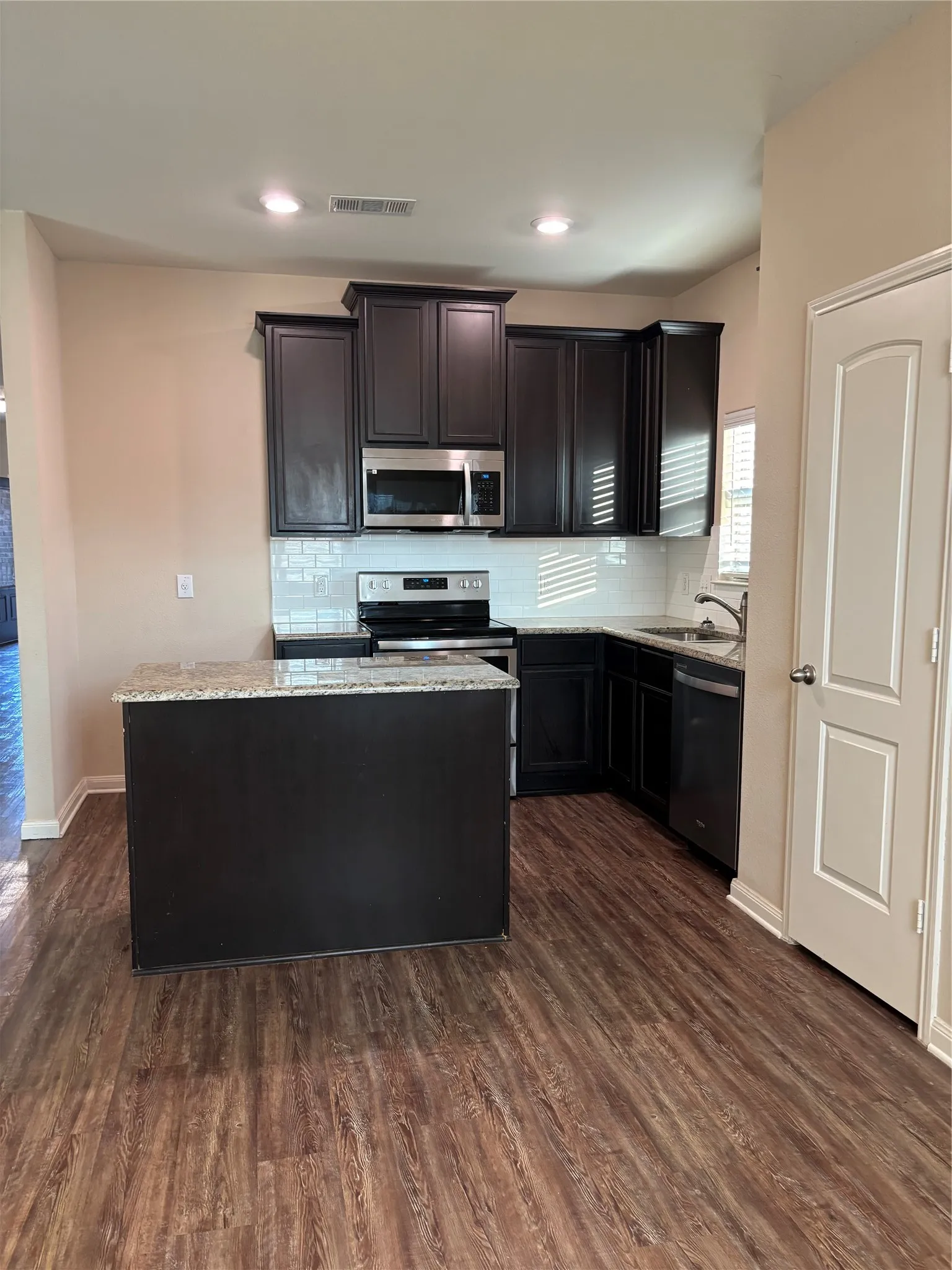 Single Family Residence For Rent in Collin County , 1540 Park Trails, Princeton, Texas 75407, 4 Bedroom, 2 Bathroom, 2 Garage spaces, 1,658 Sqft, built in 2019, mls#21374729, Real Estate Agent in Princeton, Homes For Rent in Collin county, Homes For Rent in Princeton, Realtor in Princeton Texas, Real Estate Brokerage Independent Realty Texas, Luminita Cordes Realtor