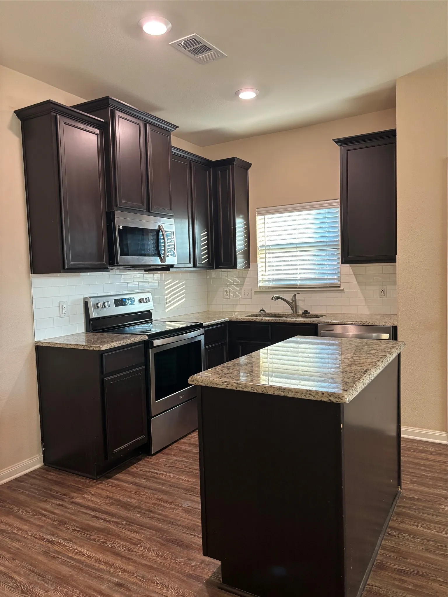 Single Family Residence For Rent in Collin County , 1540 Park Trails, Princeton, Texas 75407, 4 Bedroom, 2 Bathroom, 2 Garage spaces, 1,658 Sqft, built in 2019, mls#21374729, Real Estate Agent in Princeton, Homes For Rent in Collin county, Homes For Rent in Princeton, Realtor in Princeton Texas, Real Estate Brokerage Independent Realty Texas, Luminita Cordes Realtor