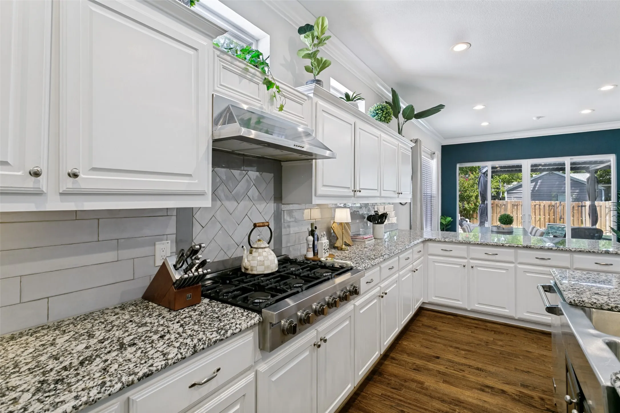 Single Family Residence For Rent in Tarrant County , 4920 Birchman Avenue, Fort Worth, Texas 76107, 3 Bedroom, 3 Bathroom, 1 Garage spaces, 1,842 Sqft, built in 1943, mls#21374731, Real Estate Agent in Fort Worth, Homes For Rent in Tarrant county, Homes For Rent in Fort Worth, Realtor in Fort Worth Texas, Real Estate Brokerage Independent Realty Texas, Luminita Cordes Realtor