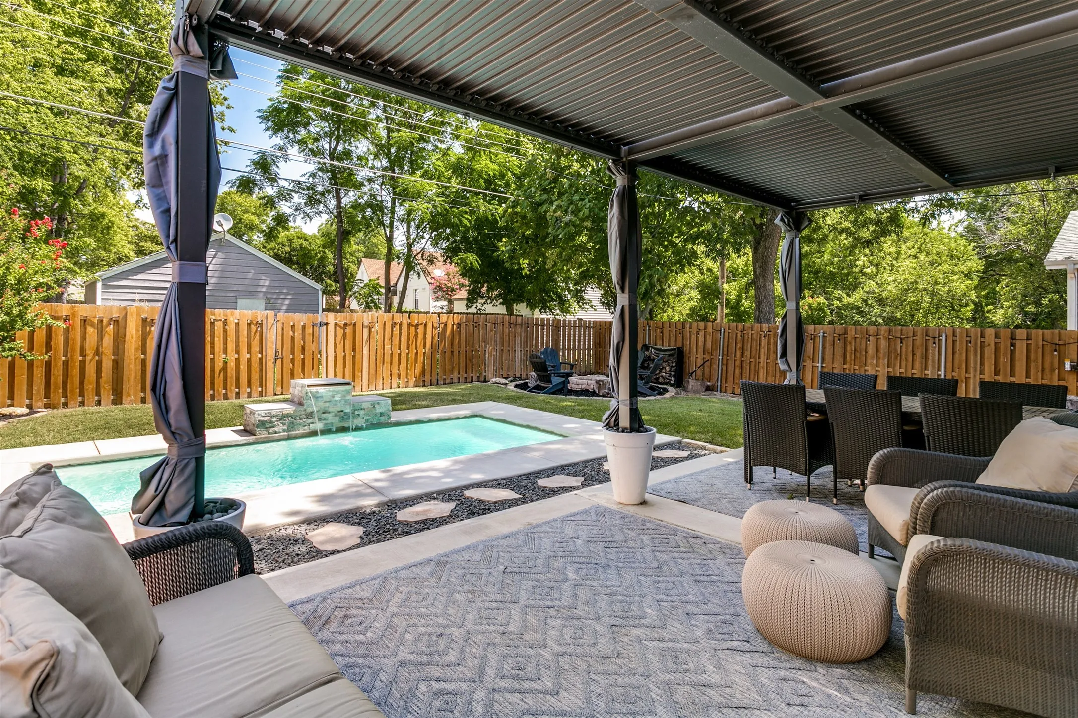 Single Family Residence For Rent in Tarrant County , 4920 Birchman Avenue, Fort Worth, Texas 76107, 3 Bedroom, 3 Bathroom, 1 Garage spaces, 1,842 Sqft, built in 1943, mls#21374731, Real Estate Agent in Fort Worth, Homes For Rent in Tarrant county, Homes For Rent in Fort Worth, Realtor in Fort Worth Texas, Real Estate Brokerage Independent Realty Texas, Luminita Cordes Realtor