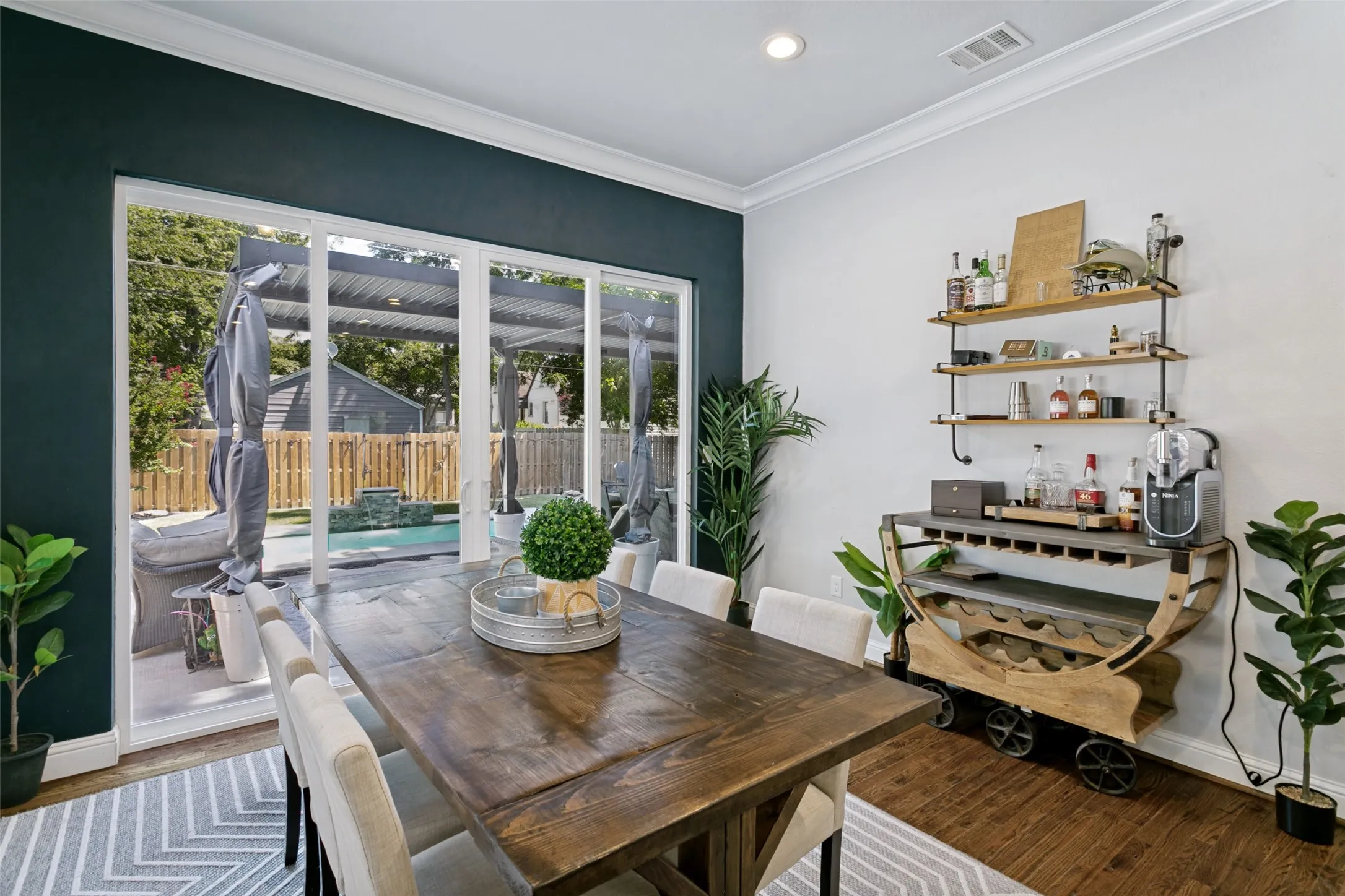Single Family Residence For Rent in Tarrant County , 4920 Birchman Avenue, Fort Worth, Texas 76107, 3 Bedroom, 3 Bathroom, 1 Garage spaces, 1,842 Sqft, built in 1943, mls#21374731, Real Estate Agent in Fort Worth, Homes For Rent in Tarrant county, Homes For Rent in Fort Worth, Realtor in Fort Worth Texas, Real Estate Brokerage Independent Realty Texas, Luminita Cordes Realtor