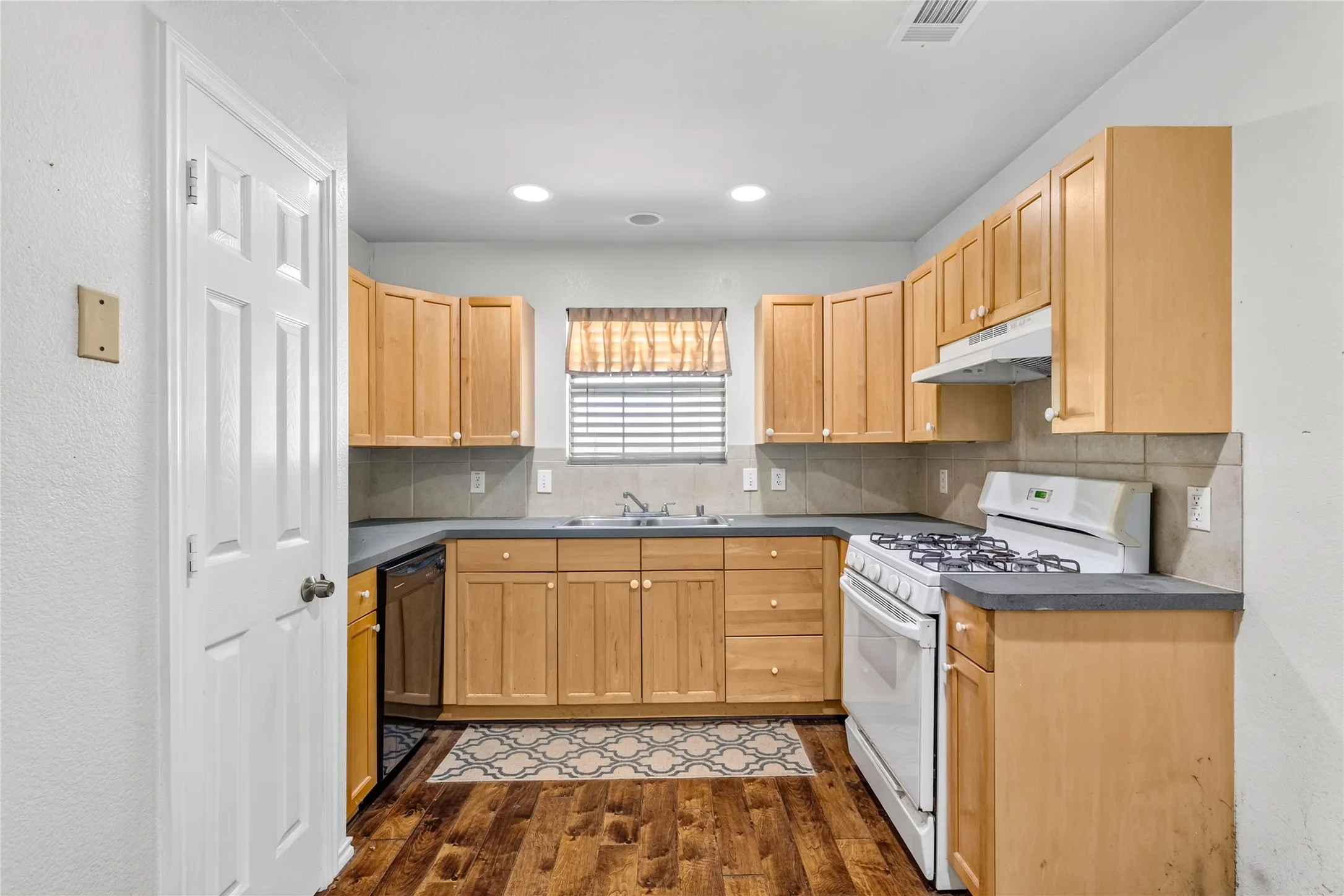 Retail For Sale in Collin County , 3409 Fannin Road, Melissa, Texas 75454, 0, 0, Garage spaces, 0 Sqft, built in 2003, mls#21362661, Real Estate Agent in Melissa, Homes For Sale in Collin county, Homes For Sale in Melissa, Realtor in Melissa Texas, Real Estate Brokerage Independent Realty Texas, Luminita Cordes Realtor