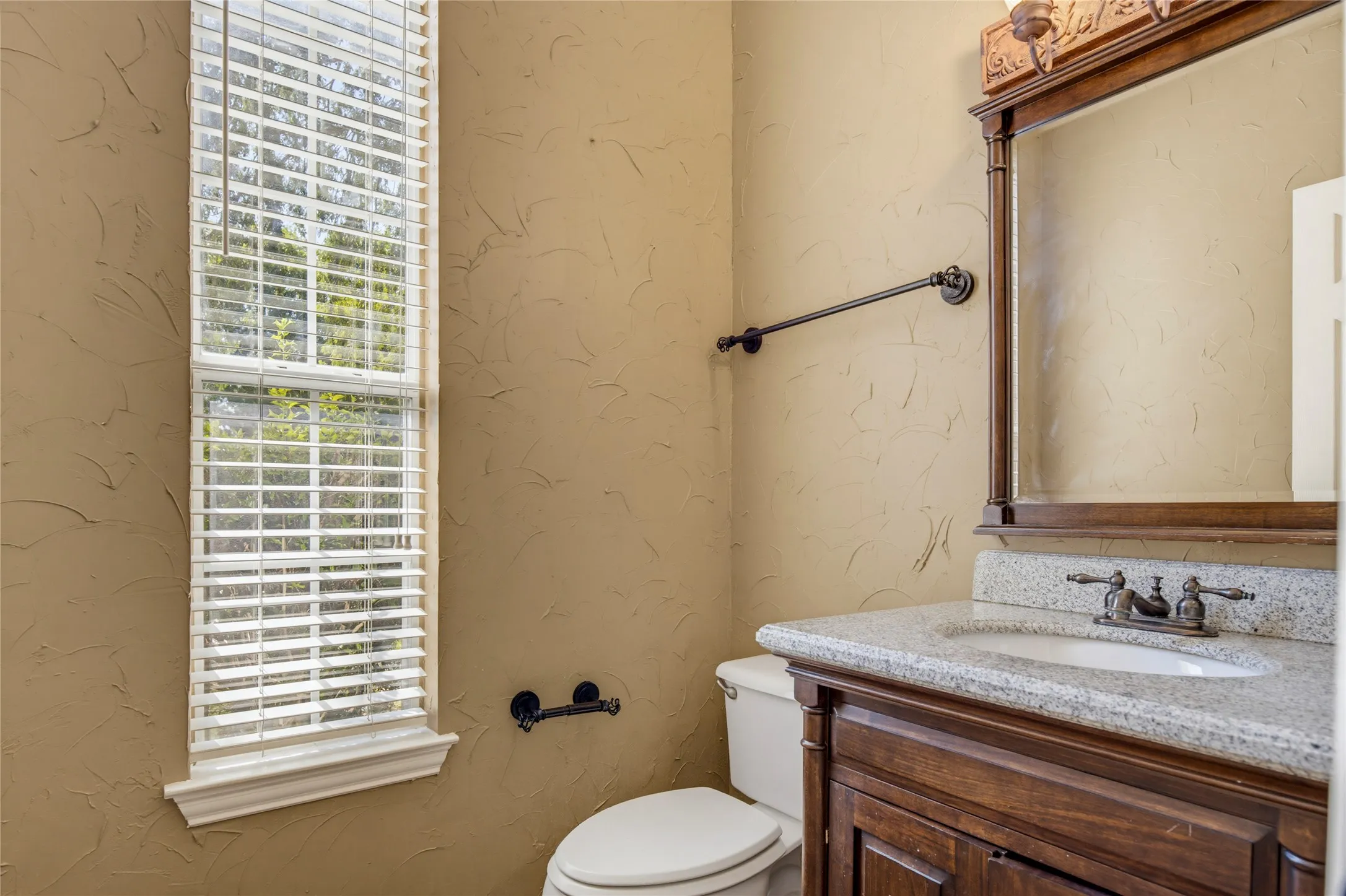 Textured wall finish