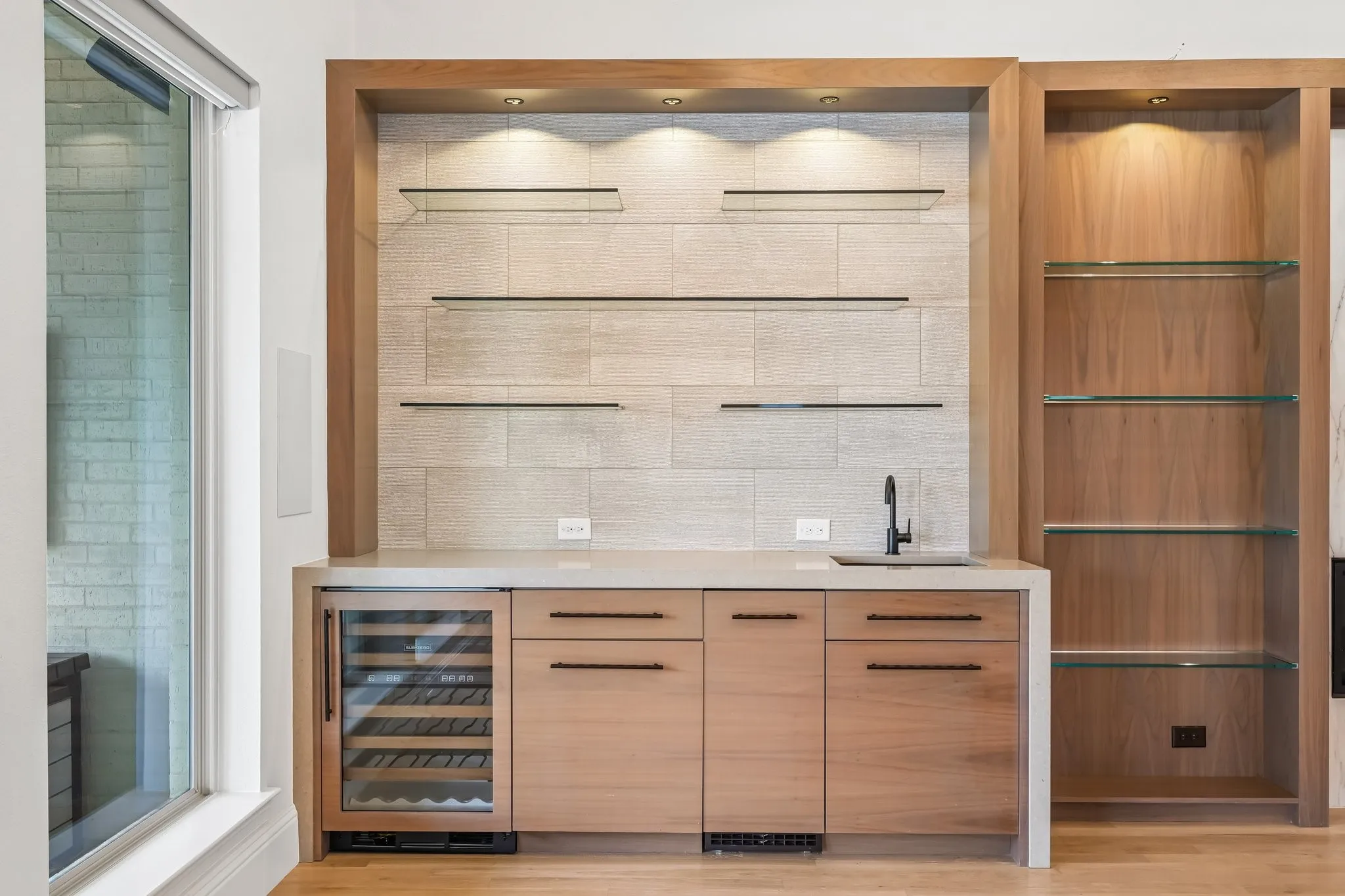 Builder in wine fridge and ice maker