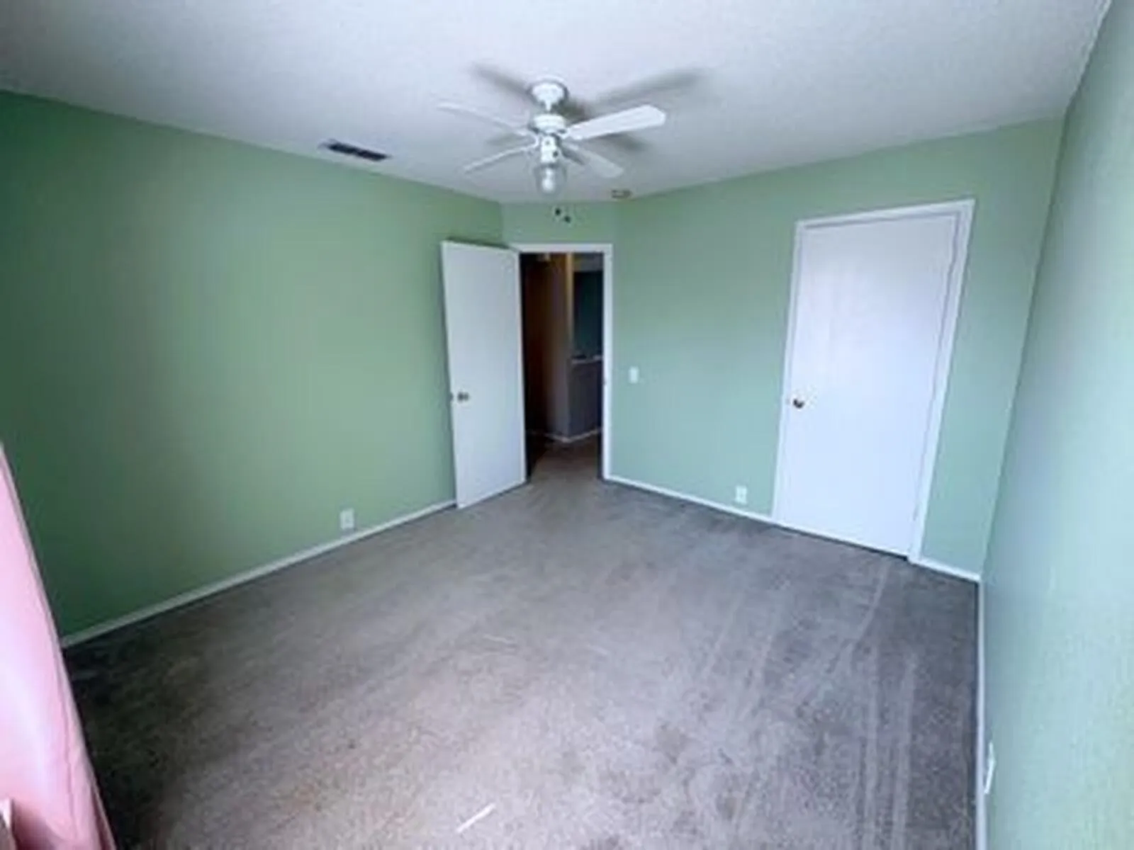 Single Family Residence For Sale in Tarrant County , 1149 Highland Station Drive, Saginaw, Texas 76131, 4 Bedroom, 3 Bathroom, 2 Garage spaces, 2,249 Sqft, built in 1995, mls#21374725, Real Estate Agent in Saginaw, Homes For Sale in Tarrant county, Homes For Sale in Saginaw, Realtor in Saginaw Texas, Real Estate Brokerage Independent Realty Texas, Luminita Cordes Realtor