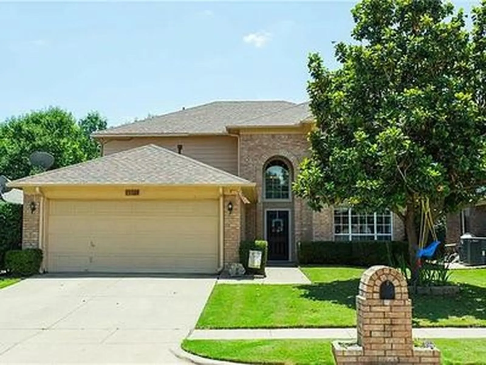 Single Family Residence For Sale in Tarrant County , 1149 Highland Station Drive, Saginaw, Texas 76131, 4 Bedroom, 3 Bathroom, 2 Garage spaces, 2,249 Sqft, built in 1995, mls#21374725, Real Estate Agent in Saginaw, Homes For Sale in Tarrant county, Homes For Sale in Saginaw, Realtor in Saginaw Texas, Real Estate Brokerage Independent Realty Texas, Luminita Cordes Realtor