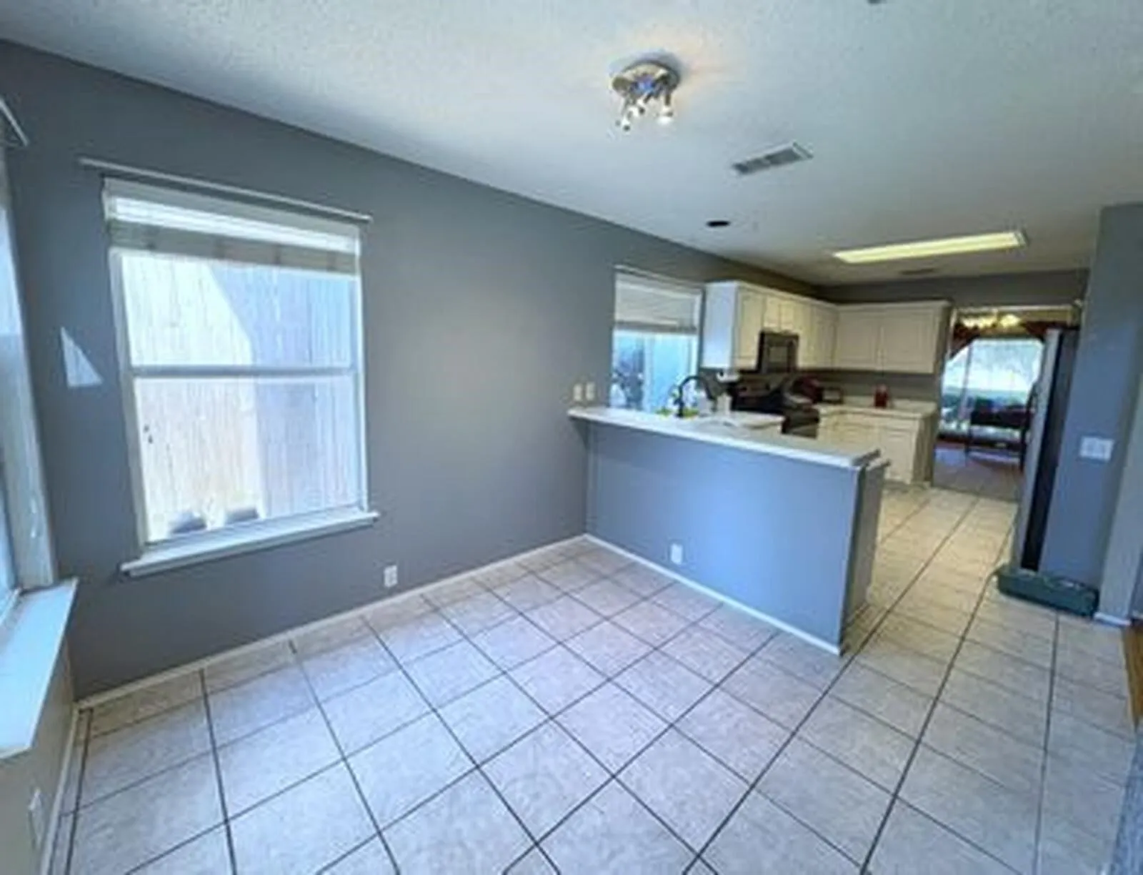 Single Family Residence For Sale in Tarrant County , 1149 Highland Station Drive, Saginaw, Texas 76131, 4 Bedroom, 3 Bathroom, 2 Garage spaces, 2,249 Sqft, built in 1995, mls#21374725, Real Estate Agent in Saginaw, Homes For Sale in Tarrant county, Homes For Sale in Saginaw, Realtor in Saginaw Texas, Real Estate Brokerage Independent Realty Texas, Luminita Cordes Realtor