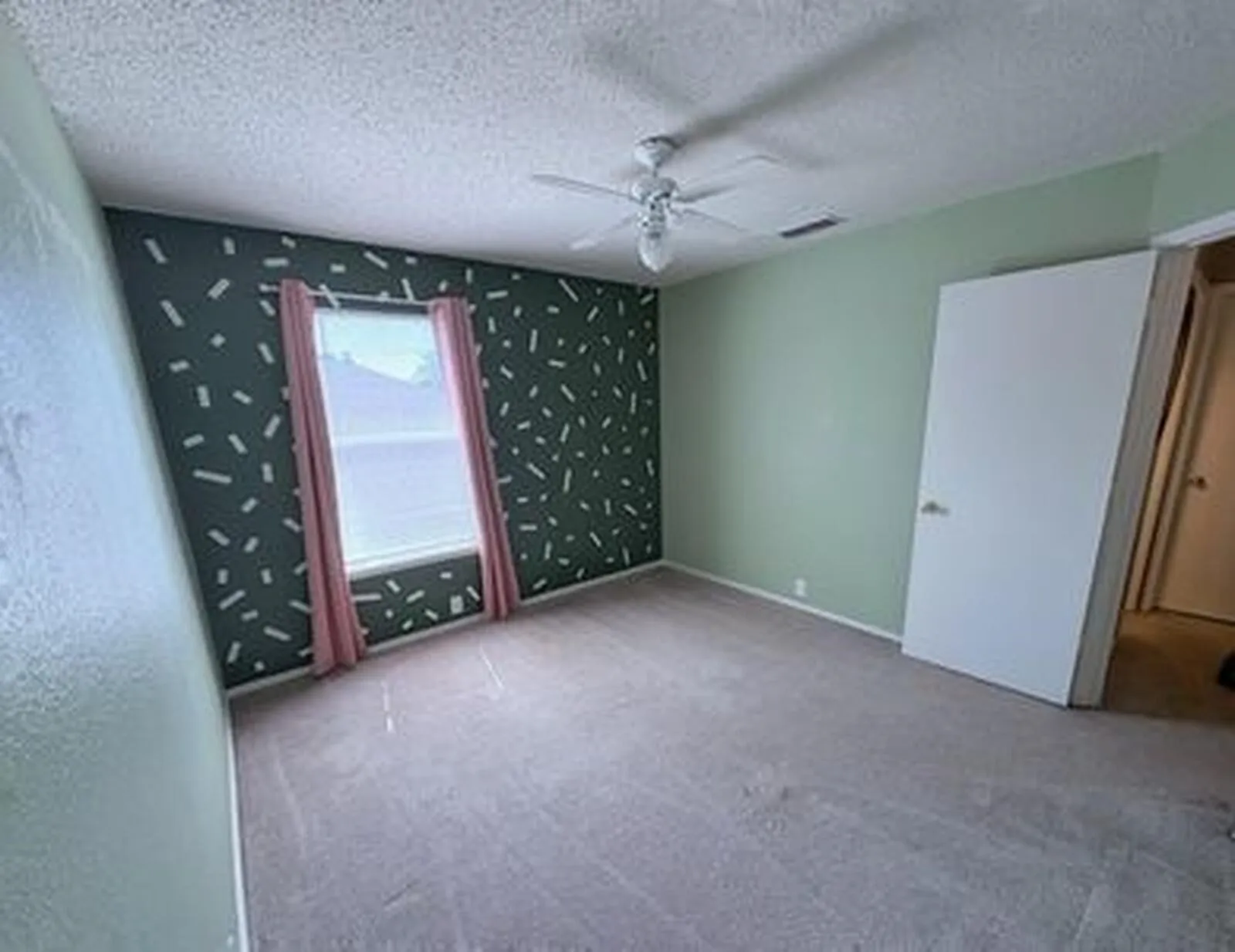 Single Family Residence For Sale in Tarrant County , 1149 Highland Station Drive, Saginaw, Texas 76131, 4 Bedroom, 3 Bathroom, 2 Garage spaces, 2,249 Sqft, built in 1995, mls#21374725, Real Estate Agent in Saginaw, Homes For Sale in Tarrant county, Homes For Sale in Saginaw, Realtor in Saginaw Texas, Real Estate Brokerage Independent Realty Texas, Luminita Cordes Realtor