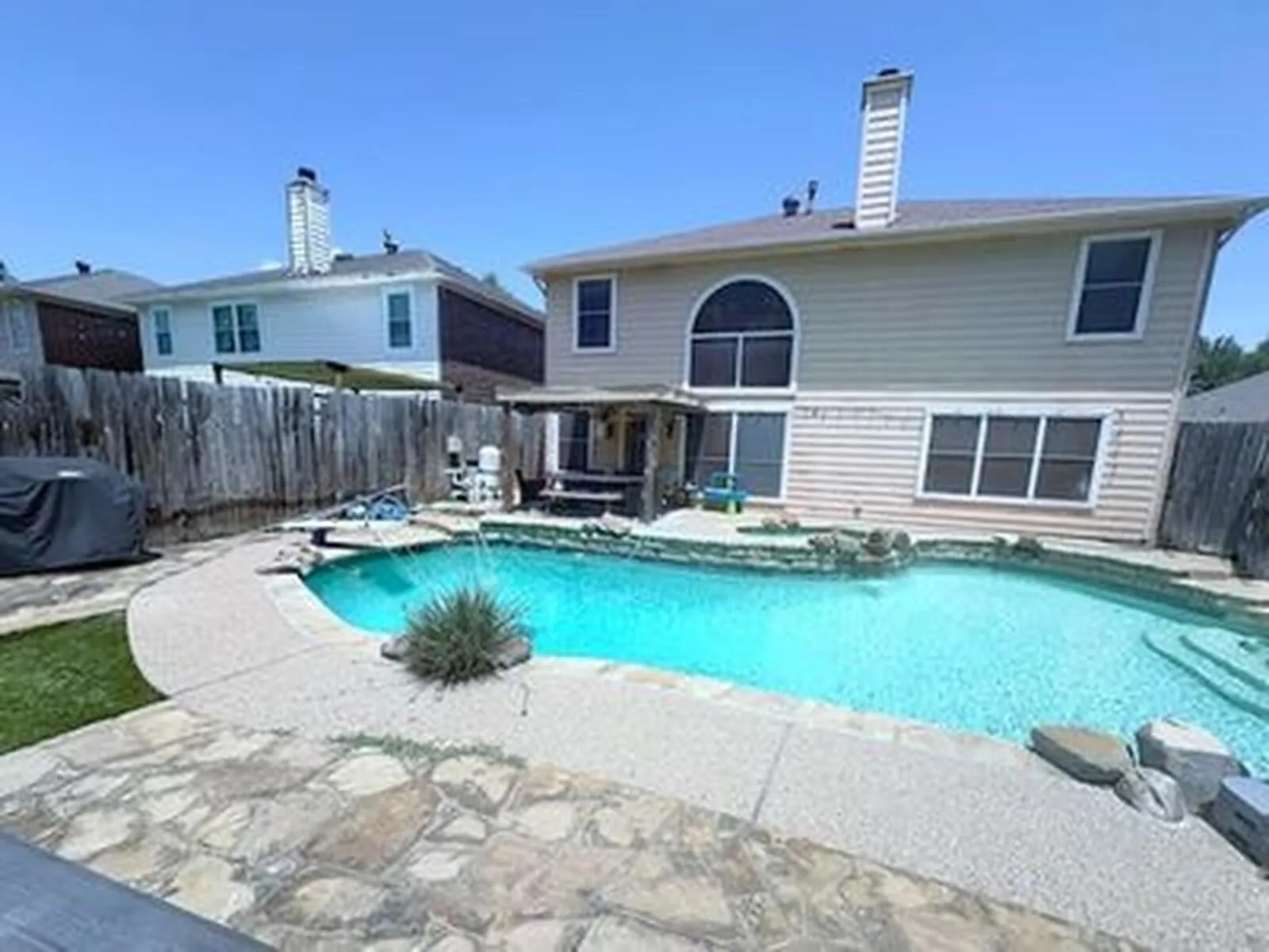 Single Family Residence For Sale in Tarrant County , 1149 Highland Station Drive, Saginaw, Texas 76131, 4 Bedroom, 3 Bathroom, 2 Garage spaces, 2,249 Sqft, built in 1995, mls#21374725, Real Estate Agent in Saginaw, Homes For Sale in Tarrant county, Homes For Sale in Saginaw, Realtor in Saginaw Texas, Real Estate Brokerage Independent Realty Texas, Luminita Cordes Realtor