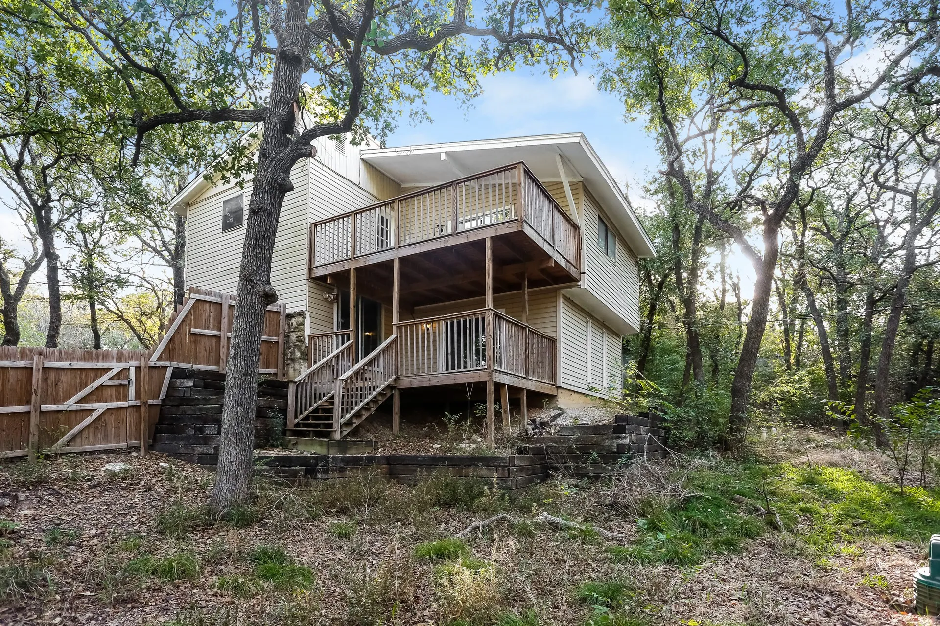 Single Family Residence For Rent in Denton County , 9125 Shawnee Trail, Flower Mound, Texas 75022, 3 Bedroom, 3 Bathroom, 1 Garage spaces, 1,584 Sqft, built in 1983, mls#21374736, Real Estate Agent in Flower Mound, Homes For Rent in Denton county, Homes For Rent in Flower Mound, Realtor in Flower Mound Texas, Real Estate Brokerage Independent Realty Texas, Luminita Cordes Realtor