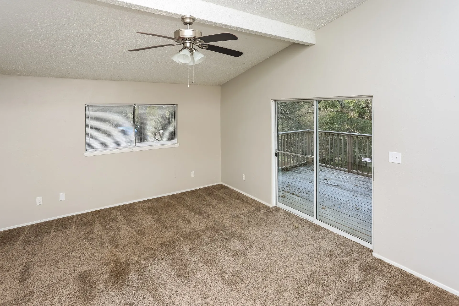 Single Family Residence For Rent in Denton County , 9125 Shawnee Trail, Flower Mound, Texas 75022, 3 Bedroom, 3 Bathroom, 1 Garage spaces, 1,584 Sqft, built in 1983, mls#21374736, Real Estate Agent in Flower Mound, Homes For Rent in Denton county, Homes For Rent in Flower Mound, Realtor in Flower Mound Texas, Real Estate Brokerage Independent Realty Texas, Luminita Cordes Realtor