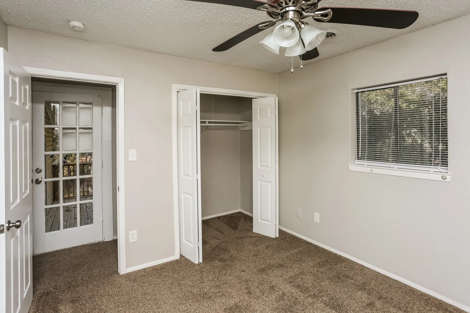Single Family Residence For Rent in Denton County , 9125 Shawnee Trail, Flower Mound, Texas 75022, 3 Bedroom, 3 Bathroom, 1 Garage spaces, 1,584 Sqft, built in 1983, mls#21374736, Real Estate Agent in Flower Mound, Homes For Rent in Denton county, Homes For Rent in Flower Mound, Realtor in Flower Mound Texas, Real Estate Brokerage Independent Realty Texas, Luminita Cordes Realtor