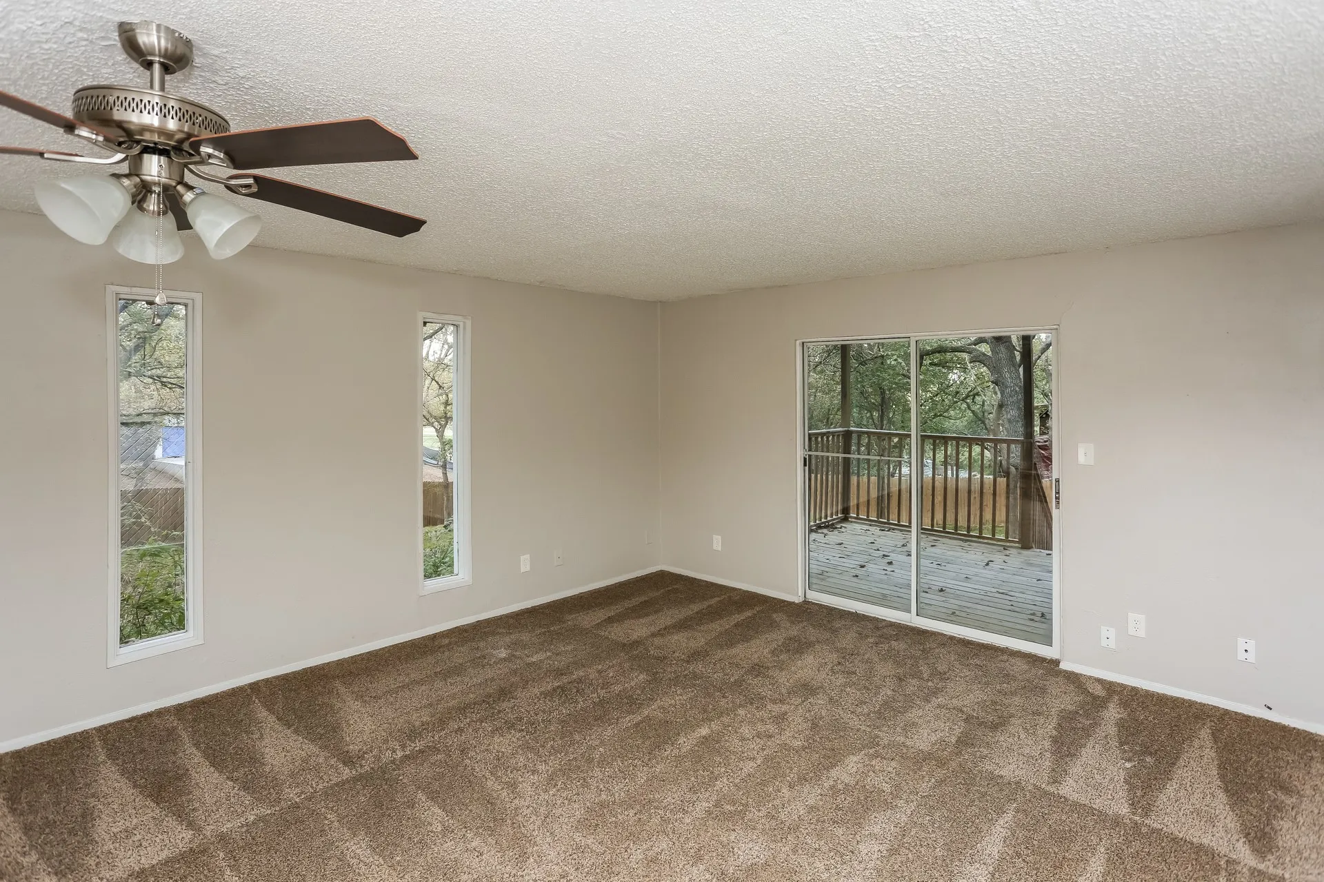 Single Family Residence For Rent in Denton County , 9125 Shawnee Trail, Flower Mound, Texas 75022, 3 Bedroom, 3 Bathroom, 1 Garage spaces, 1,584 Sqft, built in 1983, mls#21374736, Real Estate Agent in Flower Mound, Homes For Rent in Denton county, Homes For Rent in Flower Mound, Realtor in Flower Mound Texas, Real Estate Brokerage Independent Realty Texas, Luminita Cordes Realtor