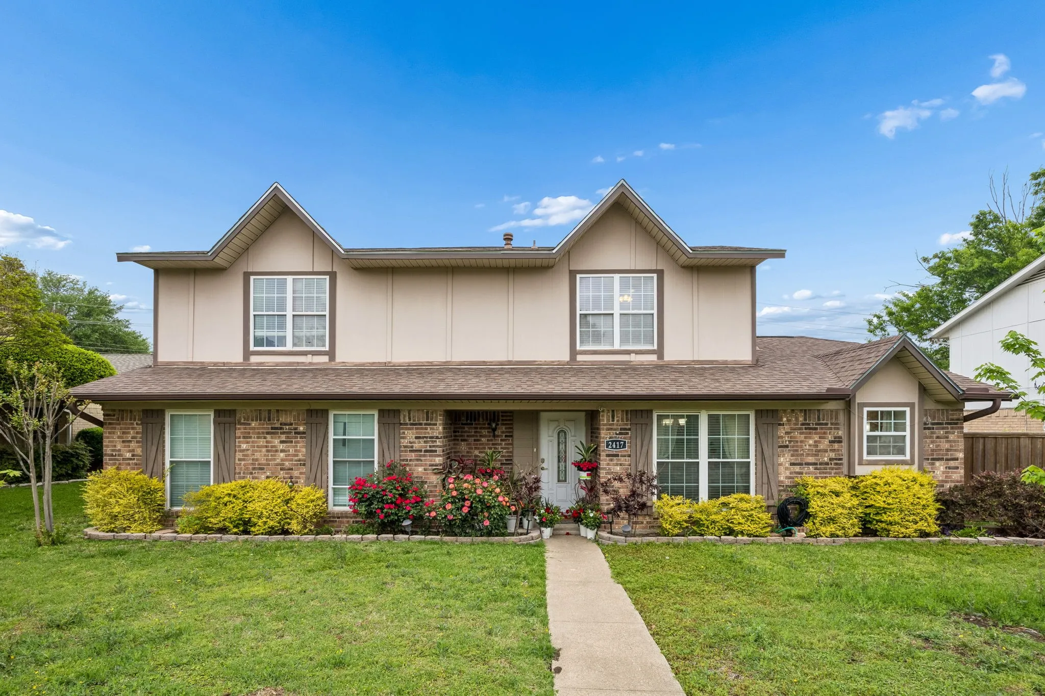Single Family Residence For Sale in Collin County , 2417 Laurel Lane, Plano, Texas 75074, 5 Bedroom, 3 Bathroom, Garage spaces, 2,452 Sqft, built in 1978, mls#21374741, Real Estate Agent in Plano, Homes For Sale in Collin county, Homes For Sale in Plano, Realtor in Plano Texas, Real Estate Brokerage Independent Realty Texas, Luminita Cordes Realtor