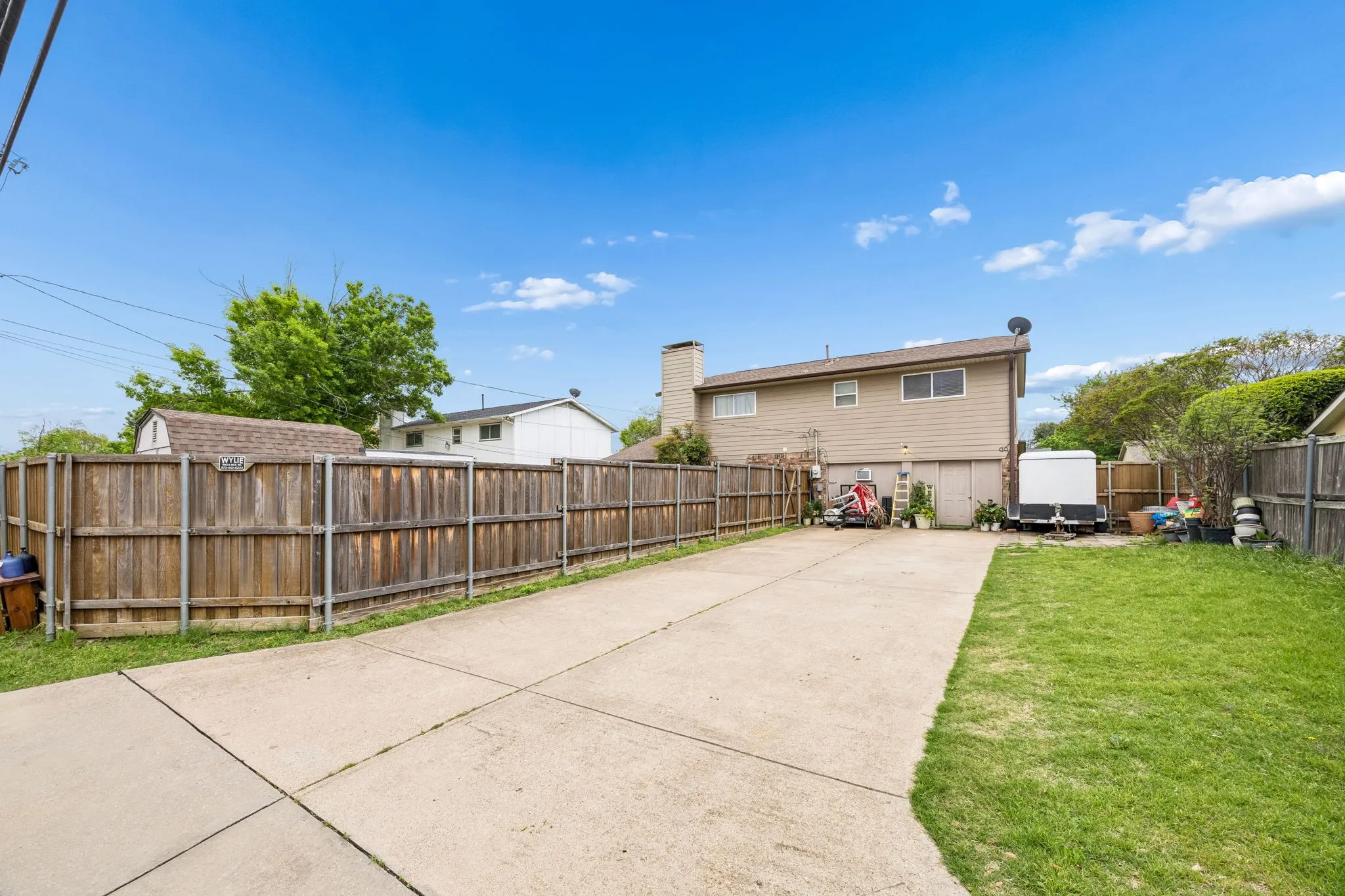 Single Family Residence For Sale in Collin County , 2417 Laurel Lane, Plano, Texas 75074, 5 Bedroom, 3 Bathroom, Garage spaces, 2,452 Sqft, built in 1978, mls#21374741, Real Estate Agent in Plano, Homes For Sale in Collin county, Homes For Sale in Plano, Realtor in Plano Texas, Real Estate Brokerage Independent Realty Texas, Luminita Cordes Realtor