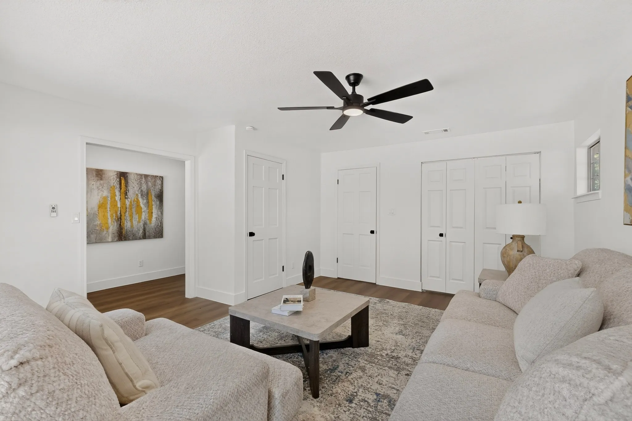 Single Family Residence For Sale in Dallas County , 516 Clover Lane, Garland, Texas 75043, 3 Bedroom, 2 Bathroom, 2 Garage spaces, 2,090 Sqft, built in 1972, mls#21369391, Real Estate Agent in Garland, Homes For Sale in Dallas county, Homes For Sale in Garland, Realtor in Garland Texas, Real Estate Brokerage Independent Realty Texas, Luminita Cordes Realtor