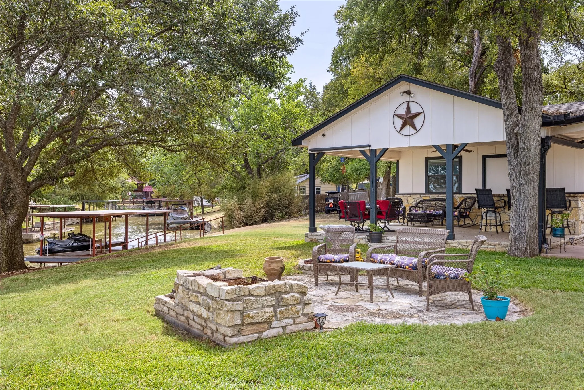 Single Family Residence For Sale in Hood County , 2537 Forest Park Drive, Granbury, Texas 76048, 2 Bedroom, 2 Bathroom, 2 Garage spaces, 1,623 Sqft, built in 1984, mls#21374459, Real Estate Agent in Granbury, Homes For Sale in Hood county, Homes For Sale in Granbury, Realtor in Granbury Texas, Real Estate Brokerage Independent Realty Texas, Luminita Cordes Realtor