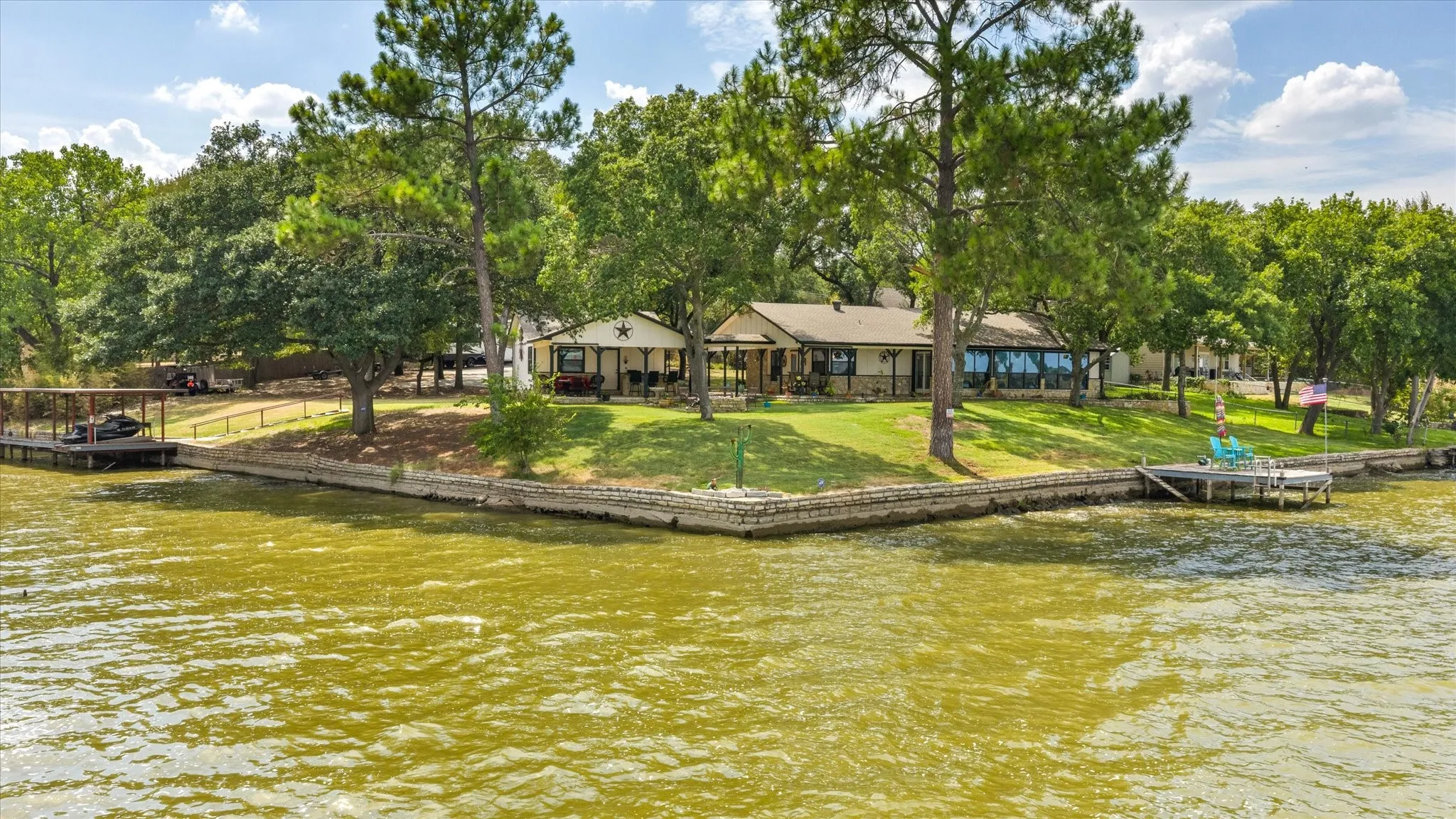 Single Family Residence For Sale in Hood County , 2537 Forest Park Drive, Granbury, Texas 76048, 2 Bedroom, 2 Bathroom, 2 Garage spaces, 1,623 Sqft, built in 1984, mls#21374459, Real Estate Agent in Granbury, Homes For Sale in Hood county, Homes For Sale in Granbury, Realtor in Granbury Texas, Real Estate Brokerage Independent Realty Texas, Luminita Cordes Realtor