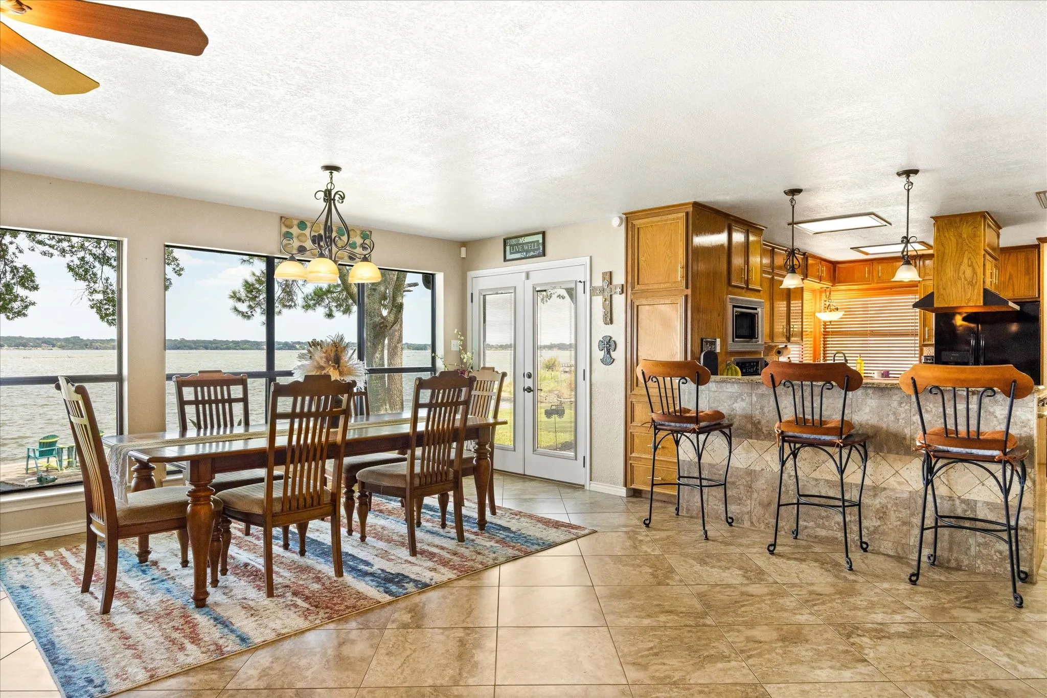 Single Family Residence For Sale in Hood County , 2537 Forest Park Drive, Granbury, Texas 76048, 2 Bedroom, 2 Bathroom, 2 Garage spaces, 1,623 Sqft, built in 1984, mls#21374459, Real Estate Agent in Granbury, Homes For Sale in Hood county, Homes For Sale in Granbury, Realtor in Granbury Texas, Real Estate Brokerage Independent Realty Texas, Luminita Cordes Realtor