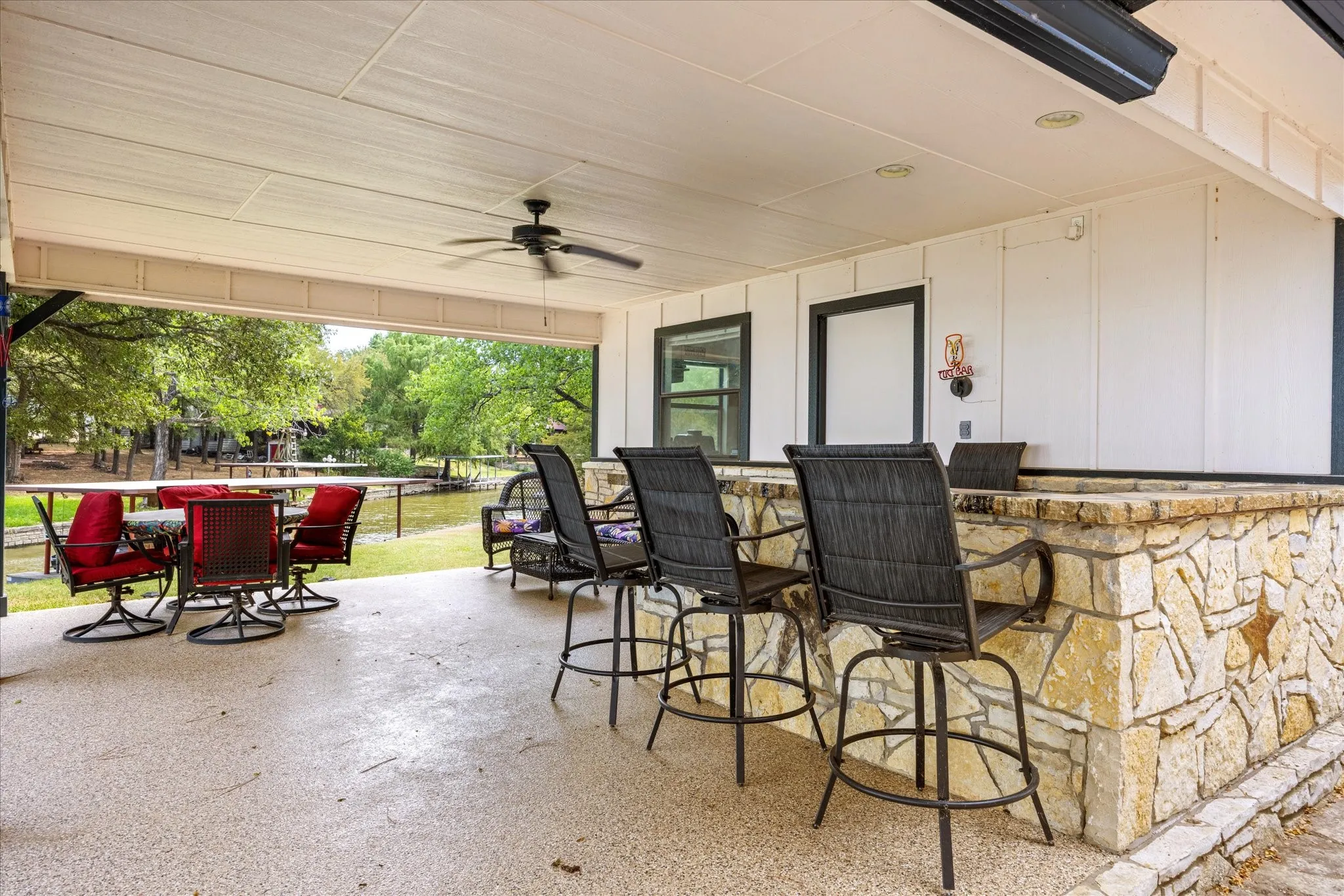 Single Family Residence For Sale in Hood County , 2537 Forest Park Drive, Granbury, Texas 76048, 2 Bedroom, 2 Bathroom, 2 Garage spaces, 1,623 Sqft, built in 1984, mls#21374459, Real Estate Agent in Granbury, Homes For Sale in Hood county, Homes For Sale in Granbury, Realtor in Granbury Texas, Real Estate Brokerage Independent Realty Texas, Luminita Cordes Realtor