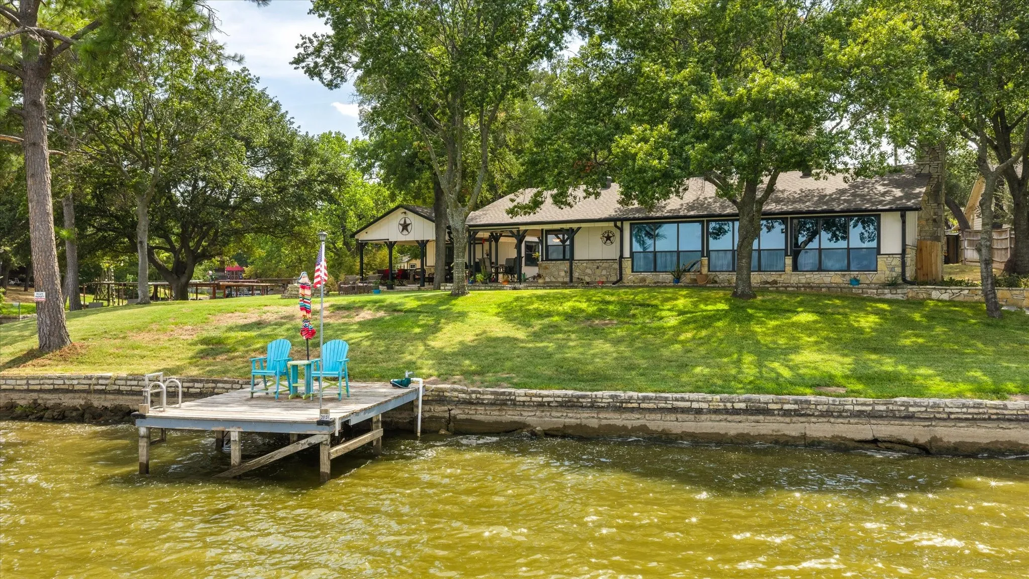 Single Family Residence For Sale in Hood County , 2537 Forest Park Drive, Granbury, Texas 76048, 2 Bedroom, 2 Bathroom, 2 Garage spaces, 1,623 Sqft, built in 1984, mls#21374459, Real Estate Agent in Granbury, Homes For Sale in Hood county, Homes For Sale in Granbury, Realtor in Granbury Texas, Real Estate Brokerage Independent Realty Texas, Luminita Cordes Realtor