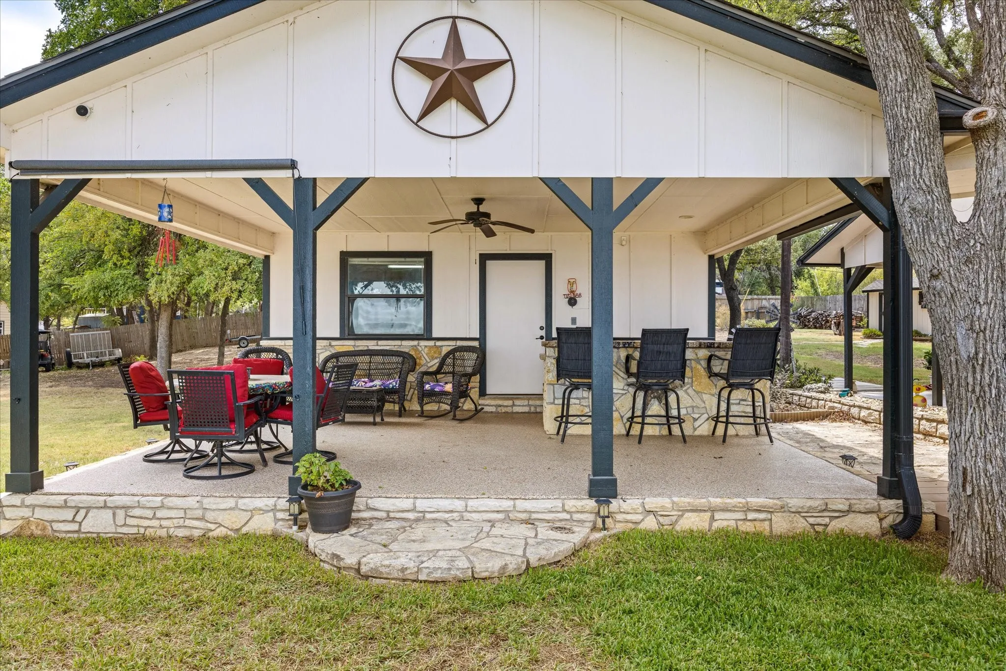 Single Family Residence For Sale in Hood County , 2537 Forest Park Drive, Granbury, Texas 76048, 2 Bedroom, 2 Bathroom, 2 Garage spaces, 1,623 Sqft, built in 1984, mls#21374459, Real Estate Agent in Granbury, Homes For Sale in Hood county, Homes For Sale in Granbury, Realtor in Granbury Texas, Real Estate Brokerage Independent Realty Texas, Luminita Cordes Realtor
