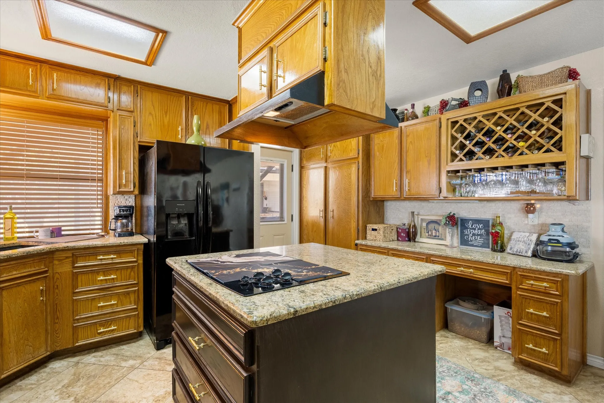 Single Family Residence For Sale in Hood County , 2537 Forest Park Drive, Granbury, Texas 76048, 2 Bedroom, 2 Bathroom, 2 Garage spaces, 1,623 Sqft, built in 1984, mls#21374459, Real Estate Agent in Granbury, Homes For Sale in Hood county, Homes For Sale in Granbury, Realtor in Granbury Texas, Real Estate Brokerage Independent Realty Texas, Luminita Cordes Realtor