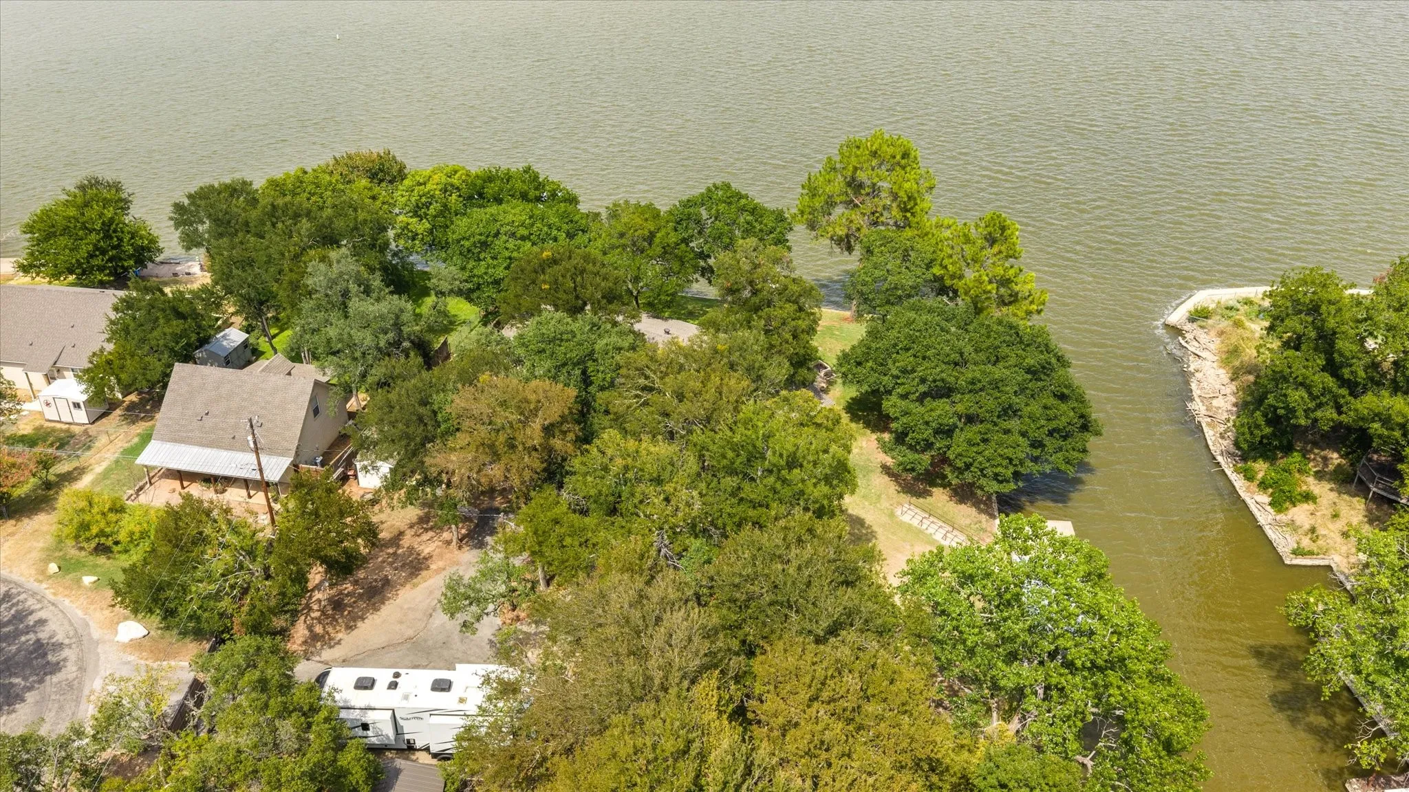 Single Family Residence For Sale in Hood County , 2537 Forest Park Drive, Granbury, Texas 76048, 2 Bedroom, 2 Bathroom, 2 Garage spaces, 1,623 Sqft, built in 1984, mls#21374459, Real Estate Agent in Granbury, Homes For Sale in Hood county, Homes For Sale in Granbury, Realtor in Granbury Texas, Real Estate Brokerage Independent Realty Texas, Luminita Cordes Realtor