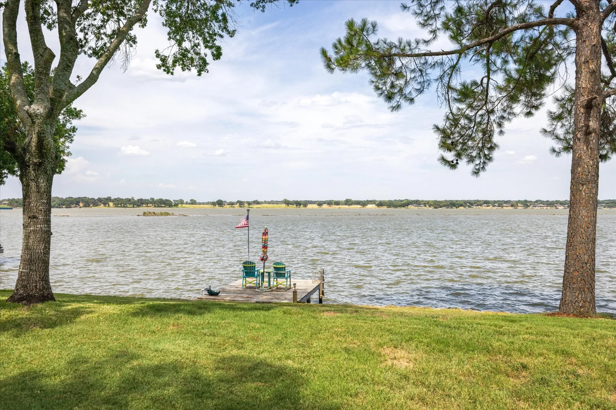 Single Family Residence For Sale in Hood County , 2537 Forest Park Drive, Granbury, Texas 76048, 2 Bedroom, 2 Bathroom, 2 Garage spaces, 1,623 Sqft, built in 1984, mls#21374459, Real Estate Agent in Granbury, Homes For Sale in Hood county, Homes For Sale in Granbury, Realtor in Granbury Texas, Real Estate Brokerage Independent Realty Texas, Luminita Cordes Realtor