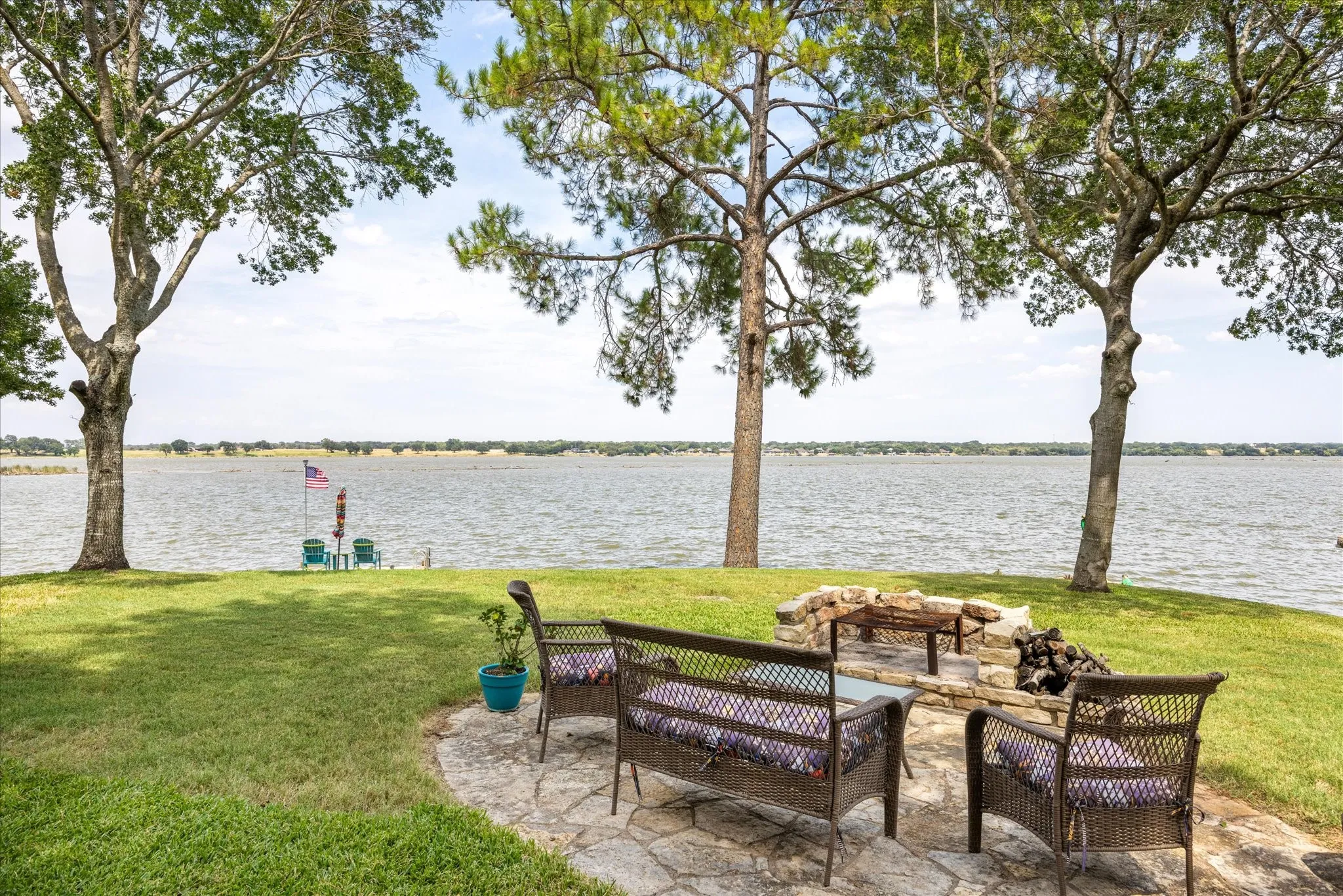 Single Family Residence For Sale in Hood County , 2537 Forest Park Drive, Granbury, Texas 76048, 2 Bedroom, 2 Bathroom, 2 Garage spaces, 1,623 Sqft, built in 1984, mls#21374459, Real Estate Agent in Granbury, Homes For Sale in Hood county, Homes For Sale in Granbury, Realtor in Granbury Texas, Real Estate Brokerage Independent Realty Texas, Luminita Cordes Realtor